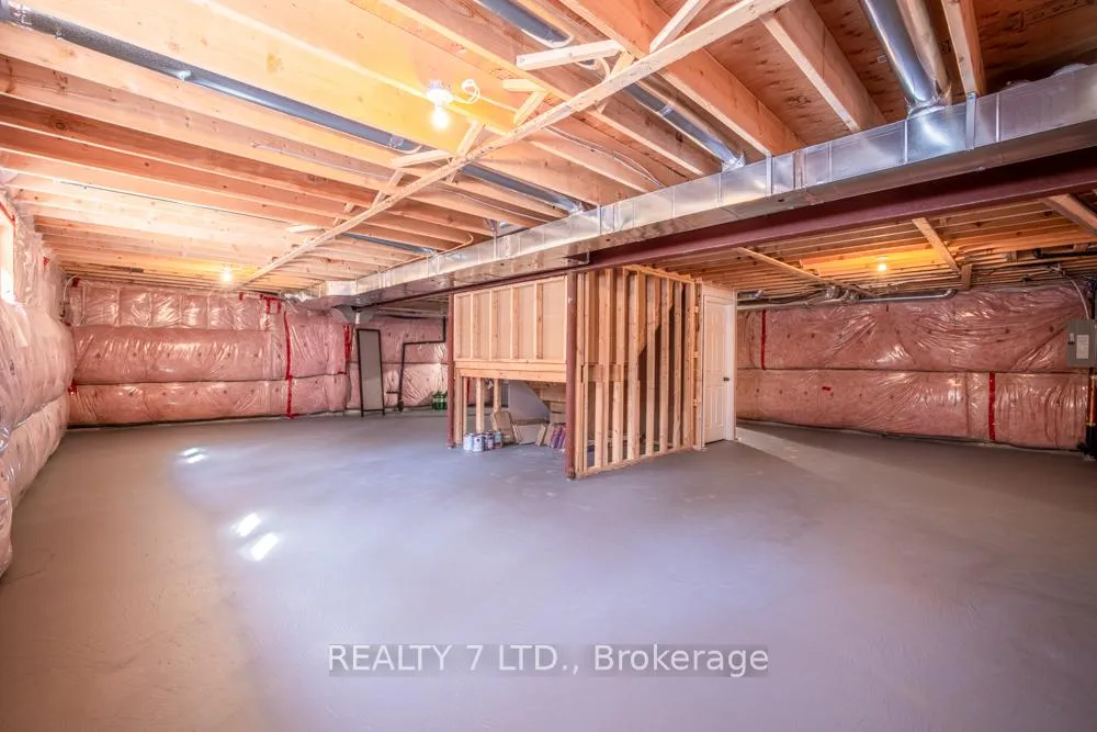 Photo 29 of 8541 Sweet Chestnut Drive, Niagara Falls, Brown — HOMEH