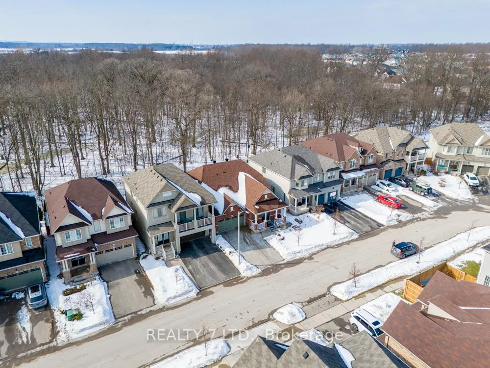Photo 32 of 8541 Sweet Chestnut Drive, Niagara Falls, Brown — HOMEH