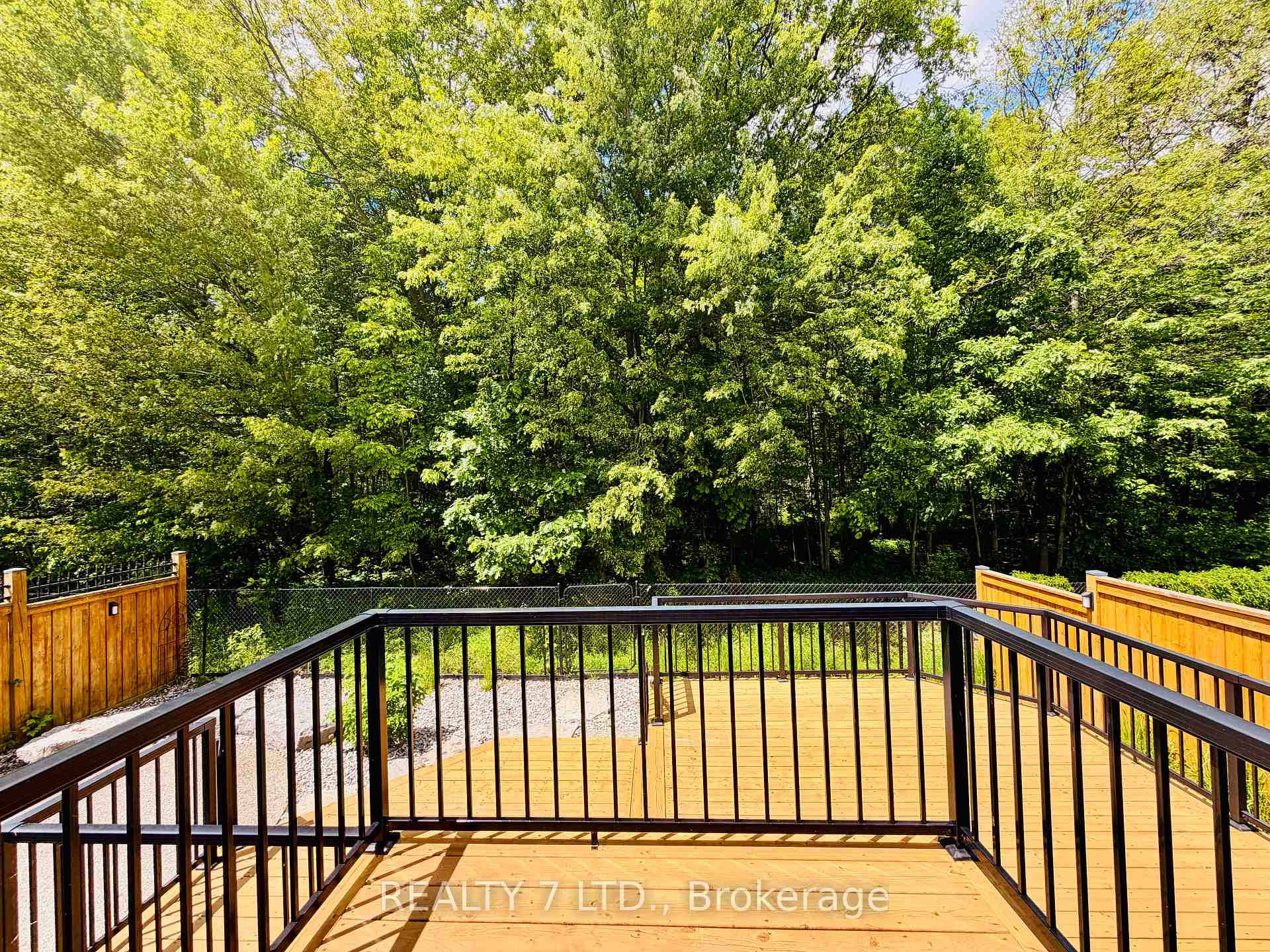 Photo 24 of 8541 Sweet Chestnut Drive, Niagara Falls, Brown — HOMEH