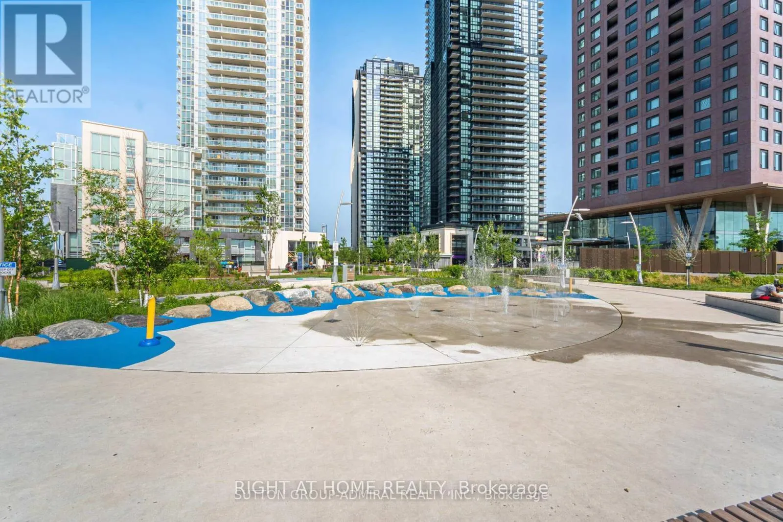 Photo 4 of Unit 1304, 2916 Highway 7 Road E, Vaughan, Concord — HOMEH