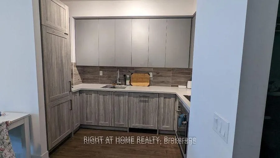 Photo 12 of Unit 1304, 2916 Highway 7 Road E, Vaughan, Concord — HOMEH