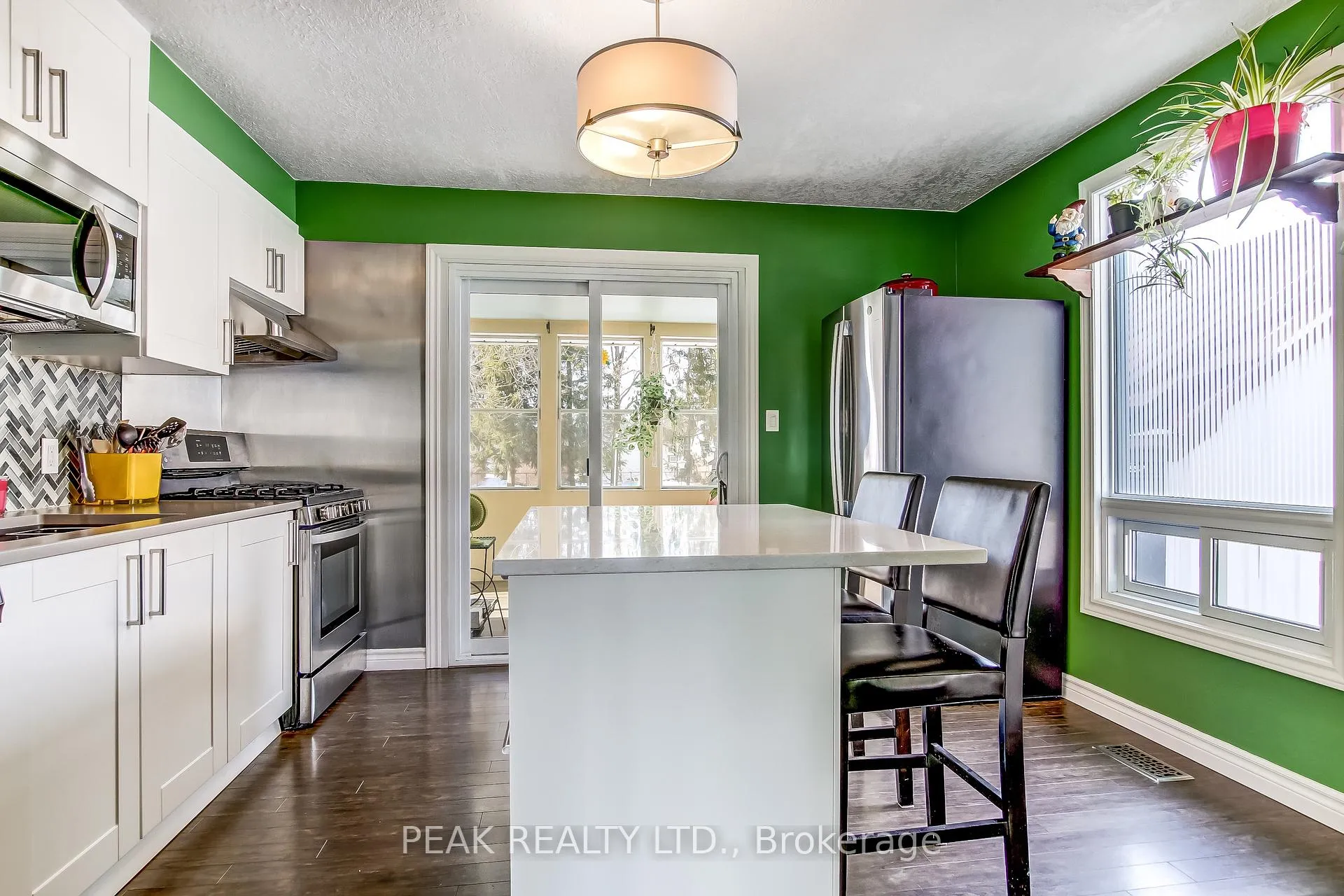 Photo 2 of 77 Doune Street, Strathroy-Caradoc, NE — HOMEH