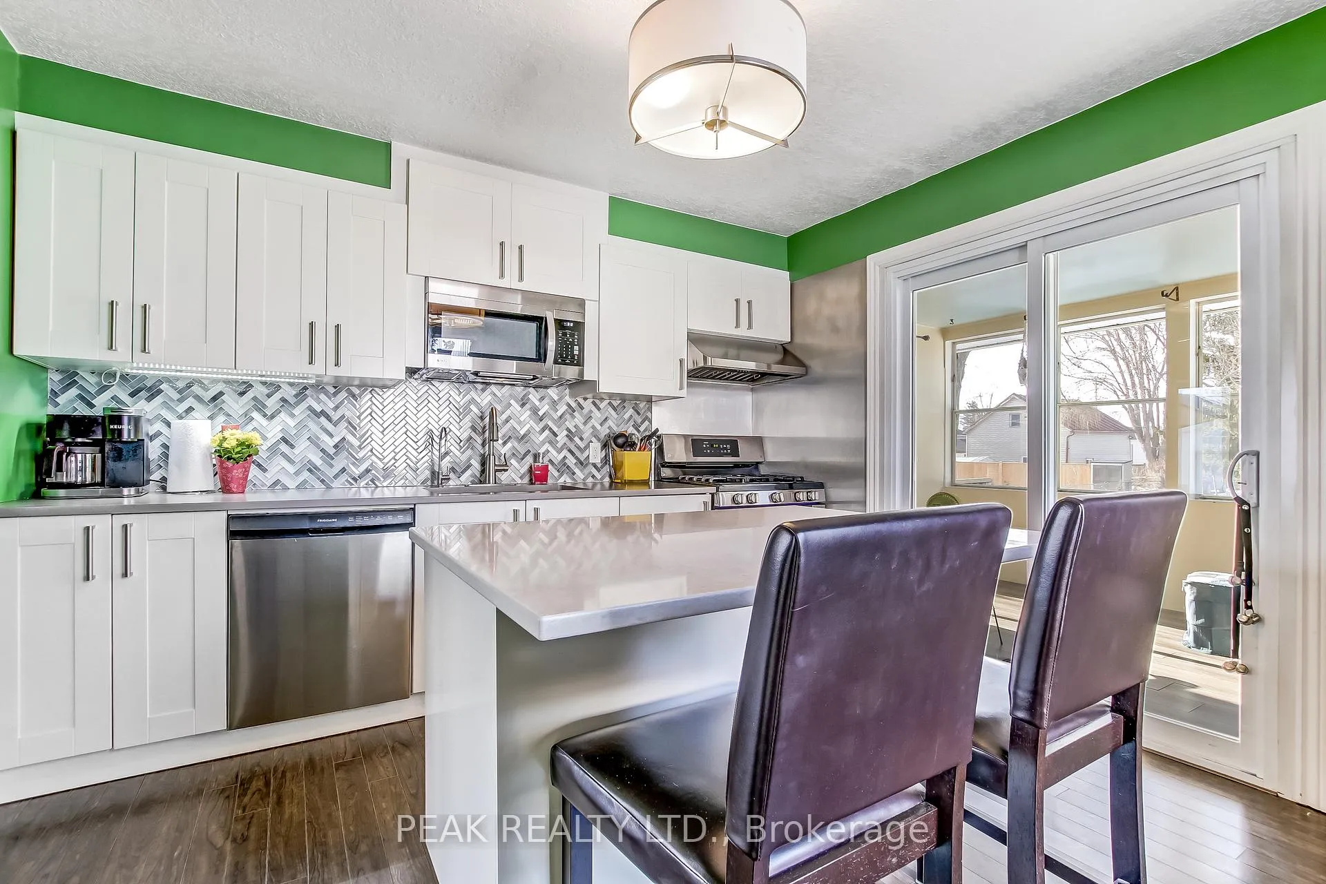 Photo 3 of 77 Doune Street, Strathroy-Caradoc, NE — HOMEH