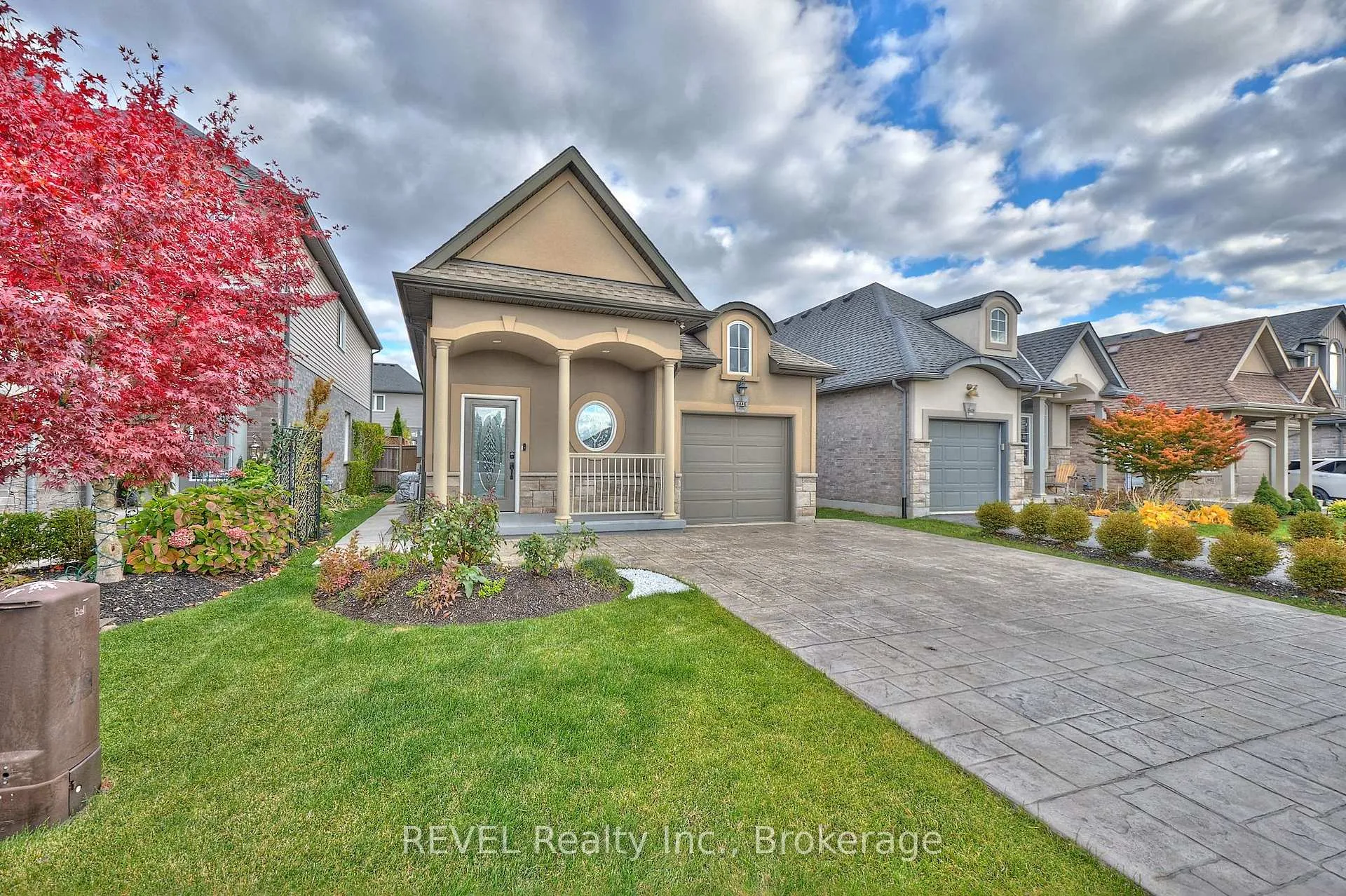 Photo 1 of 8446 Jennifer Crescent, Niagara Falls, Forestview — HOMEH