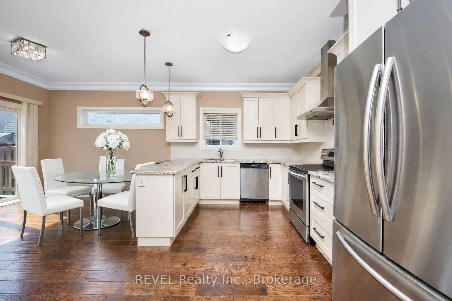 Photo 5 of 8446 Jennifer Crescent, Niagara Falls, Forestview — HOMEH