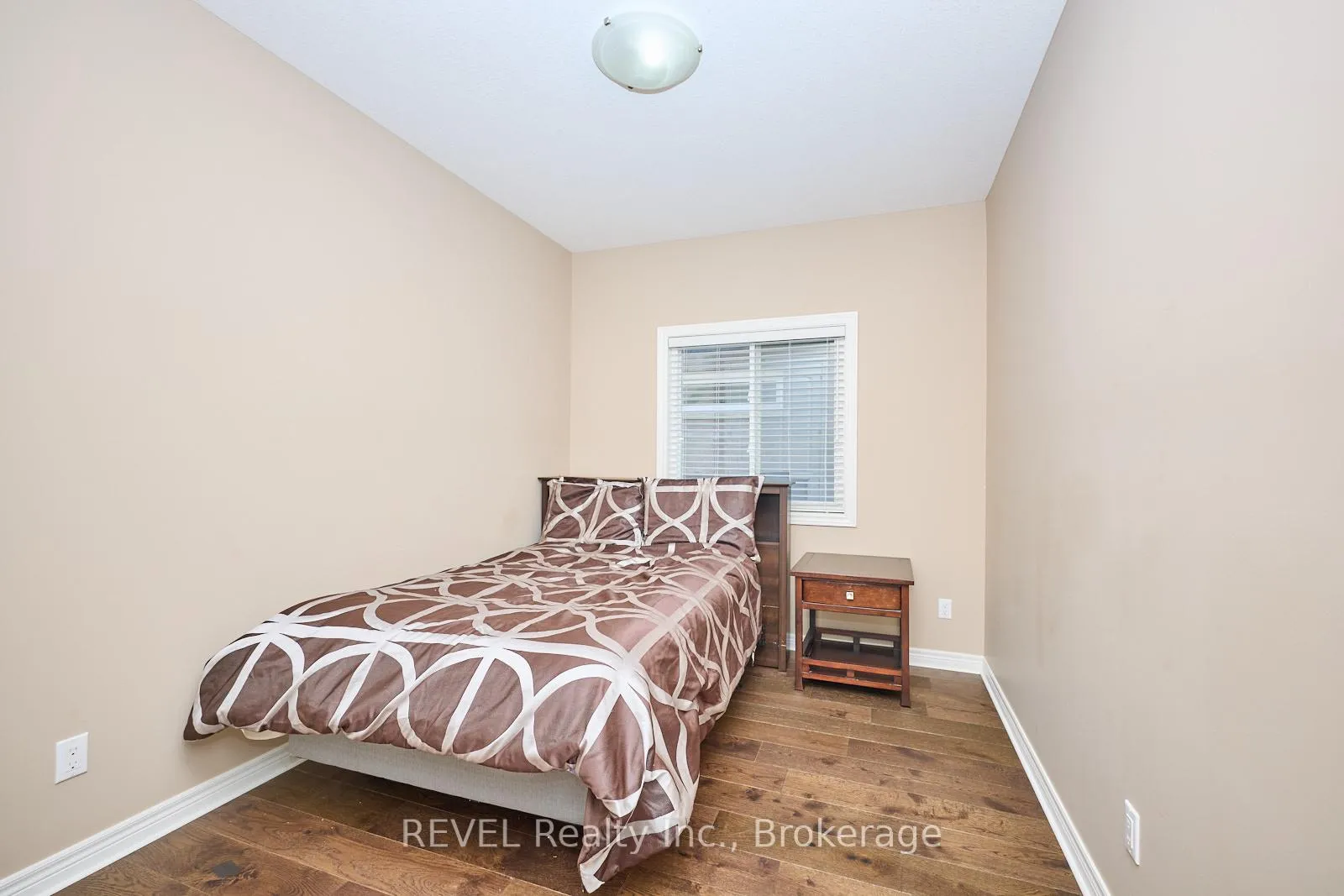 Photo 12 of 8446 Jennifer Crescent, Niagara Falls, Forestview — HOMEH