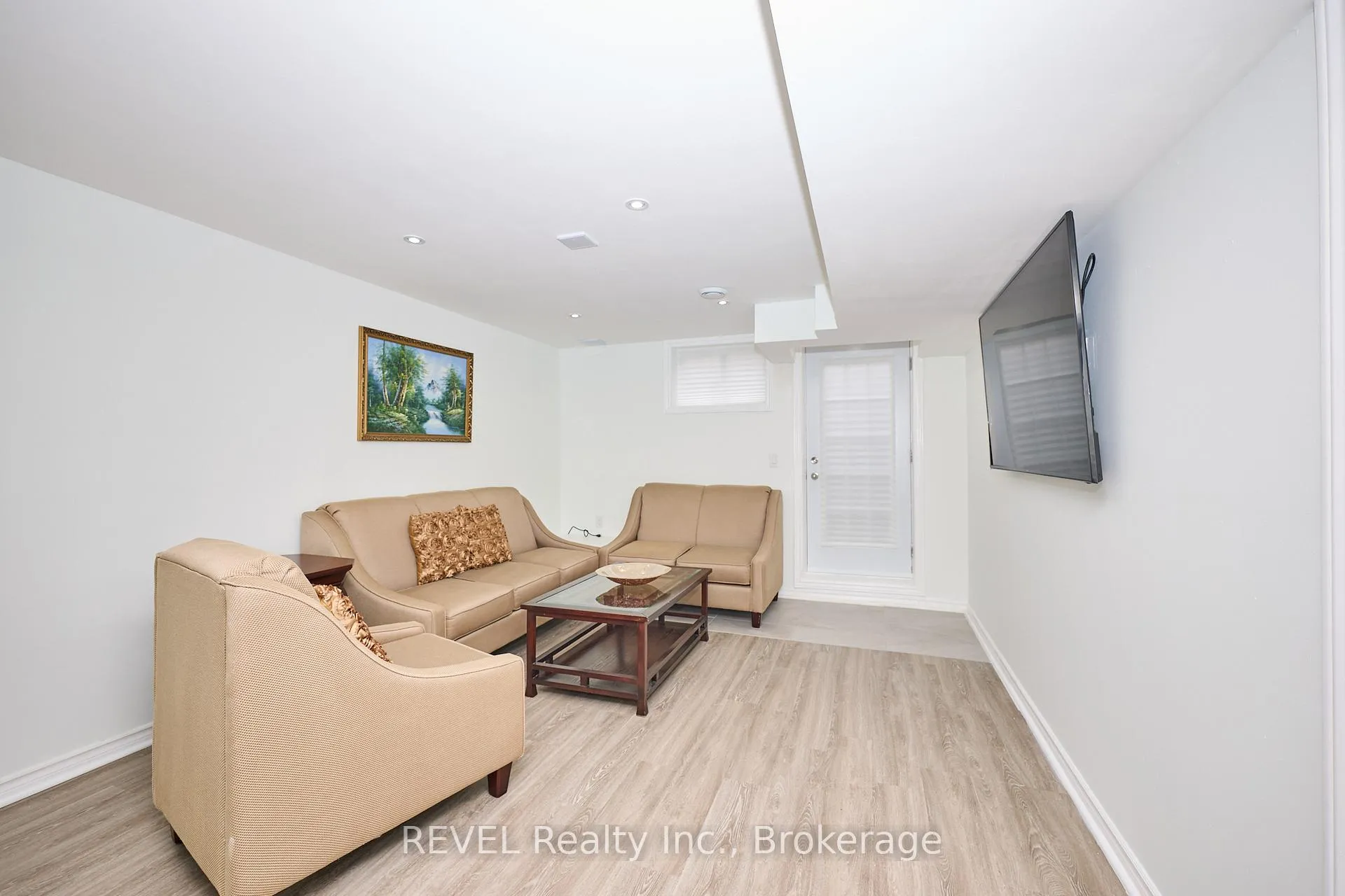Photo 15 of 8446 Jennifer Crescent, Niagara Falls, Forestview — HOMEH