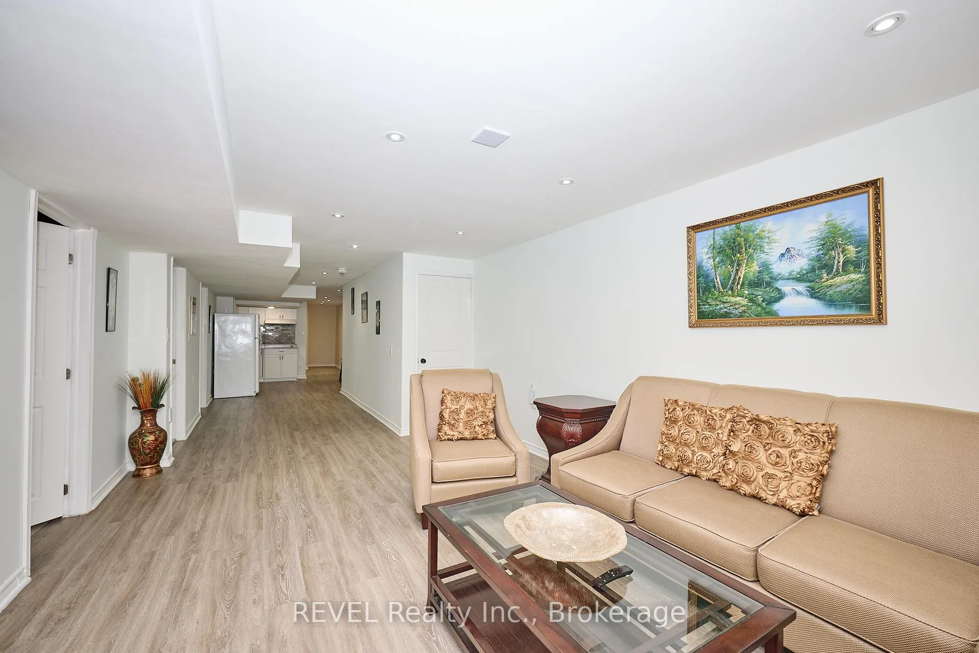 Photo 16 of 8446 Jennifer Crescent, Niagara Falls, Forestview — HOMEH