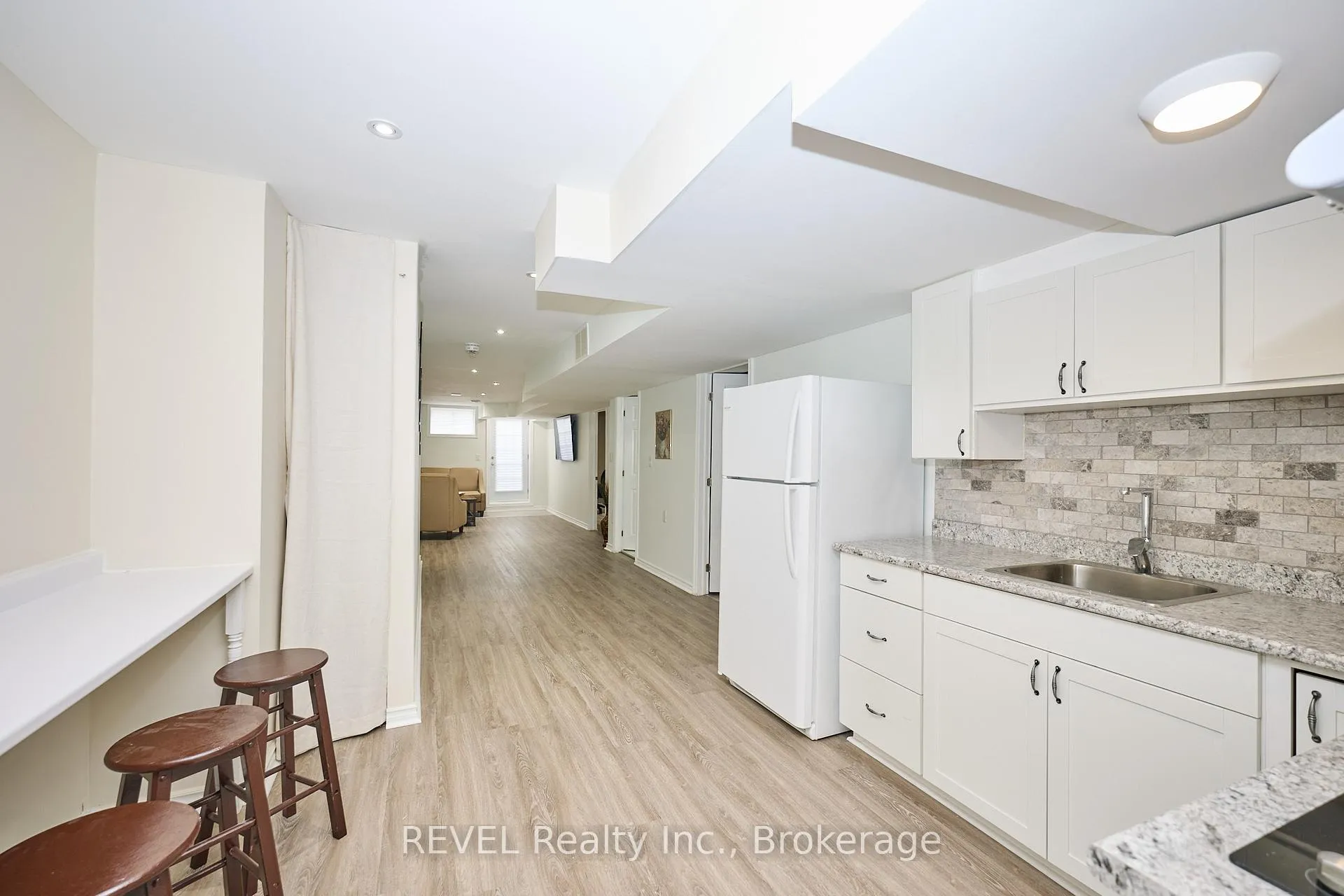 Photo 18 of 8446 Jennifer Crescent, Niagara Falls, Forestview — HOMEH