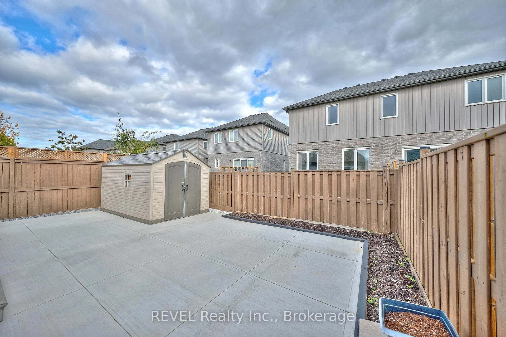 Photo 23 of 8446 Jennifer Crescent, Niagara Falls, Forestview — HOMEH