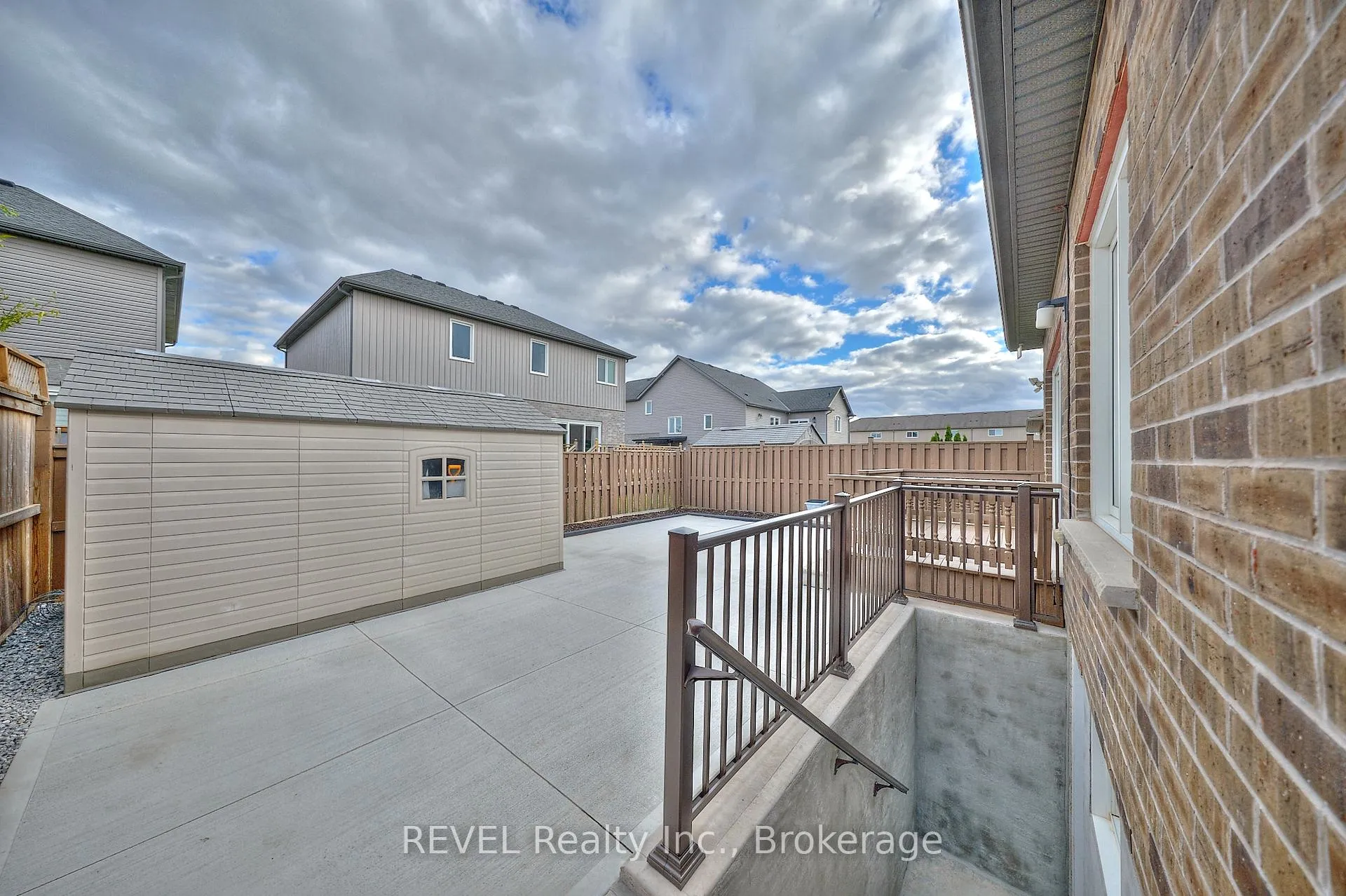 Photo 26 of 8446 Jennifer Crescent, Niagara Falls, Forestview — HOMEH