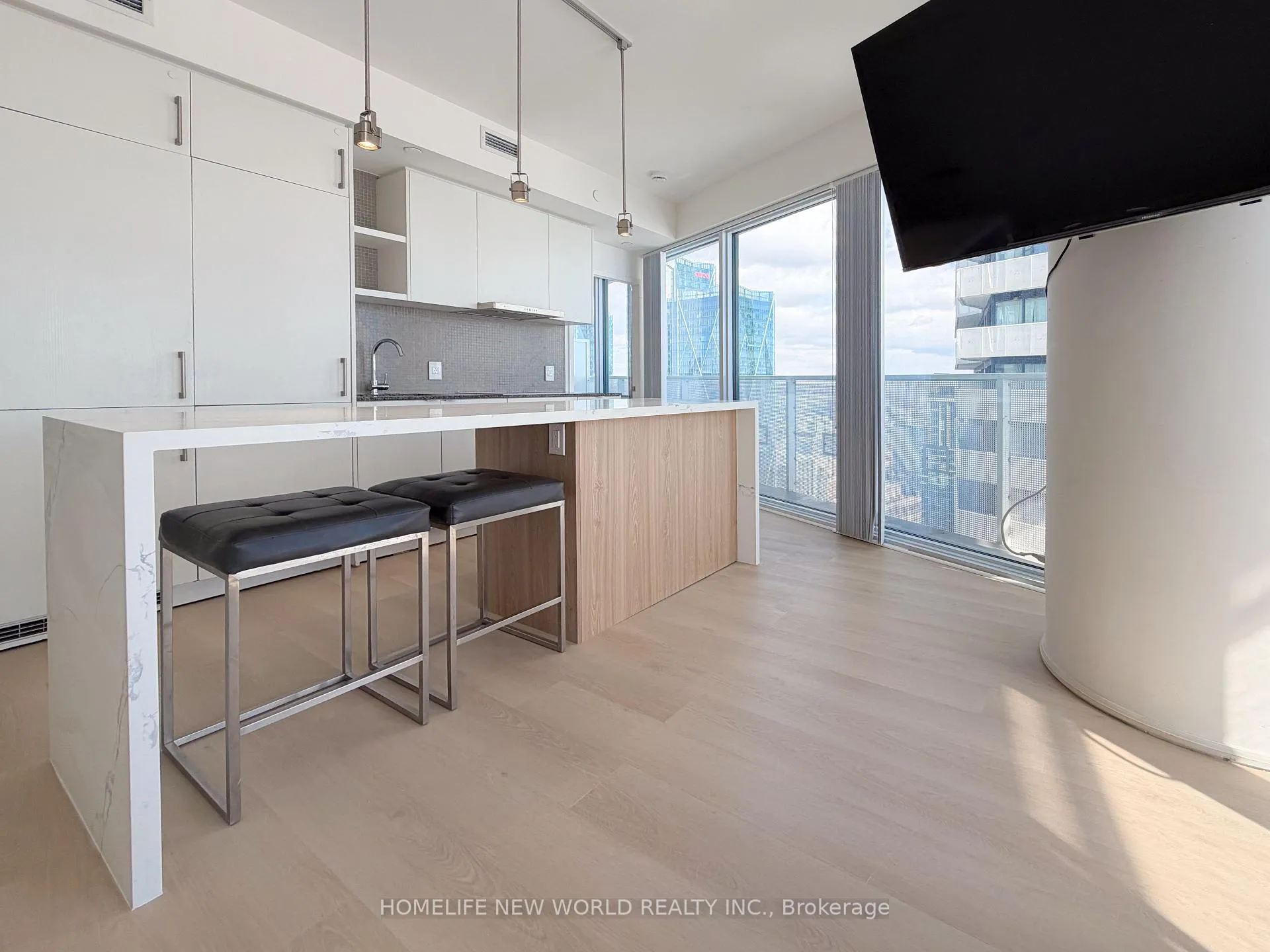 Photo 3 of Unit 5707, 100 Harbour Street, Toronto, Waterfront Communities — HOMEH