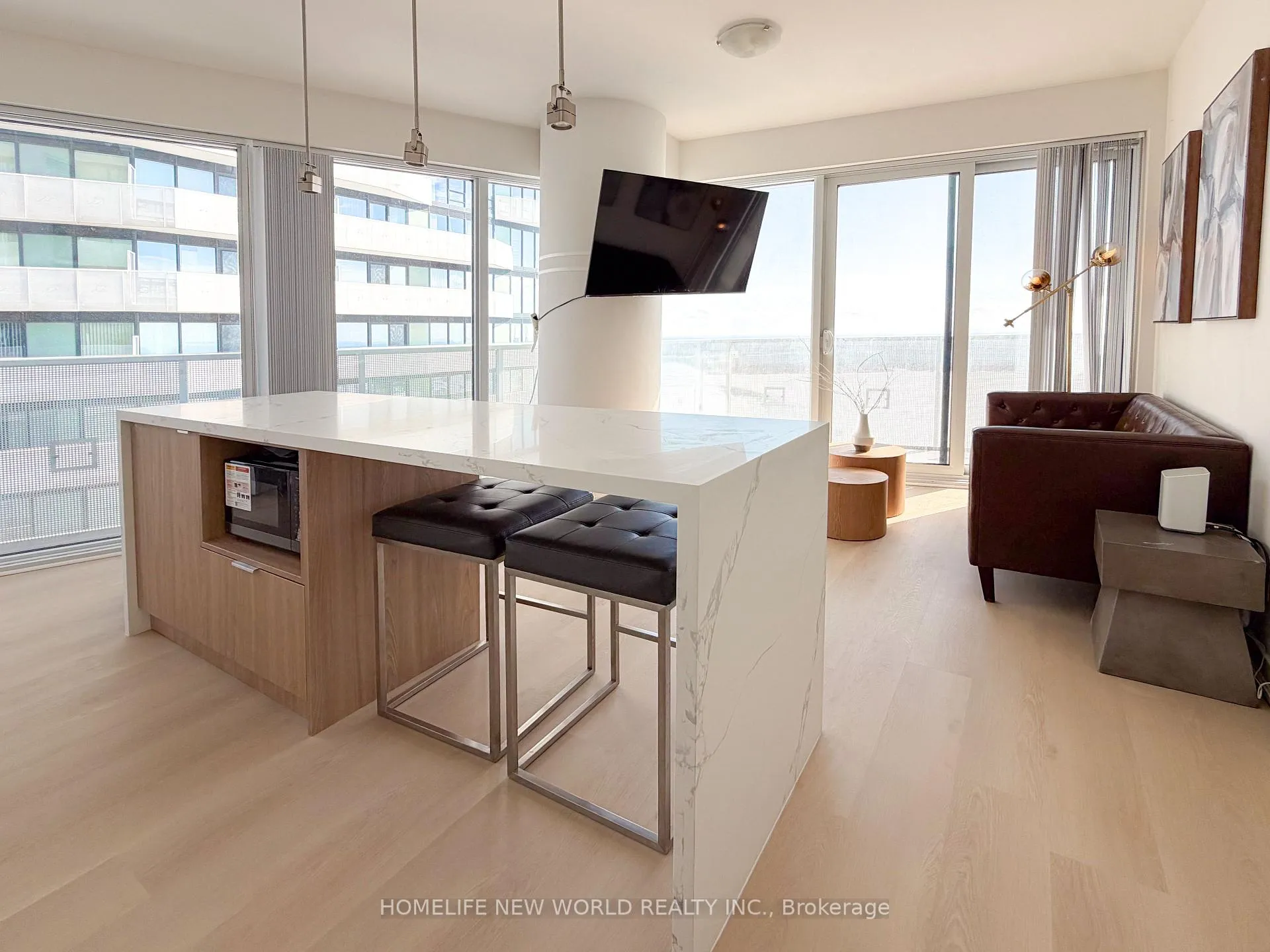 Photo 4 of Unit 5707, 100 Harbour Street, Toronto, Waterfront Communities — HOMEH