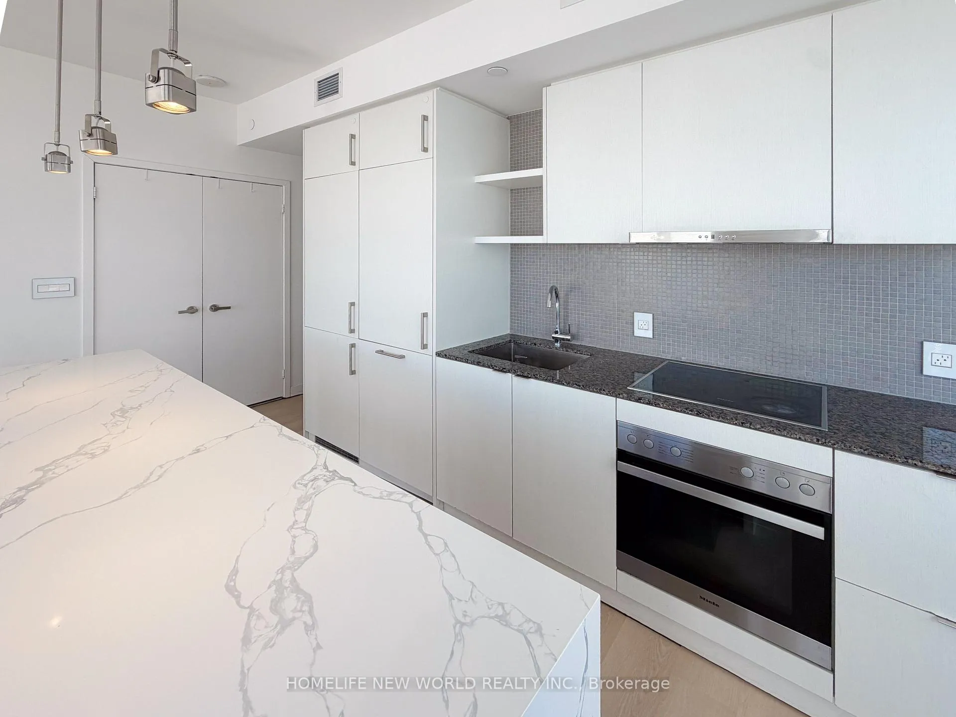 Photo 6 of Unit 5707, 100 Harbour Street, Toronto, Waterfront Communities — HOMEH