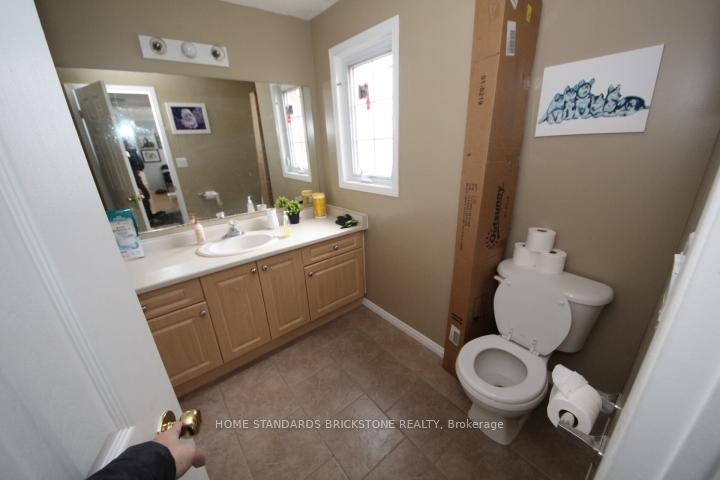 Photo 11 of 119 Max Becker Drive, Kitchener, Larentian West — HOMEH