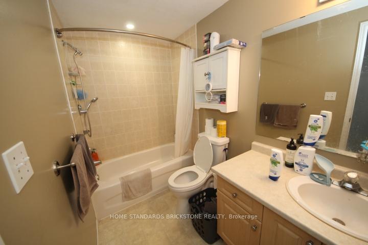 Photo 12 of 119 Max Becker Drive, Kitchener, Larentian West — HOMEH