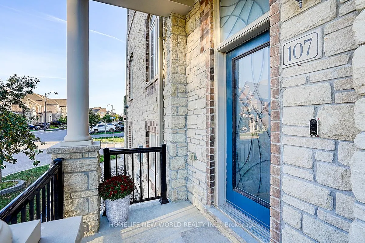 Photo 5 of 107 Beechborough Crescent, East Gwillimbury, Sharon — HOMEH