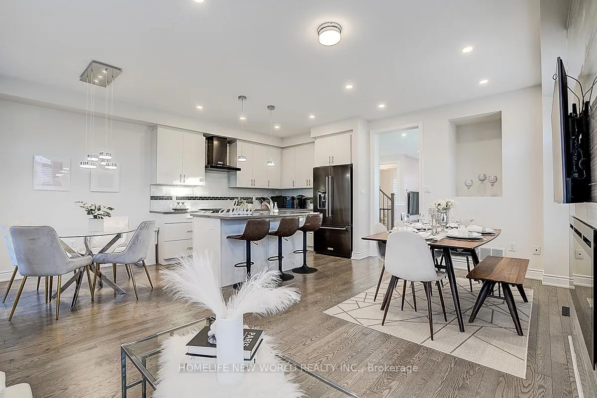 Photo 9 of 107 Beechborough Crescent, East Gwillimbury, Sharon — HOMEH