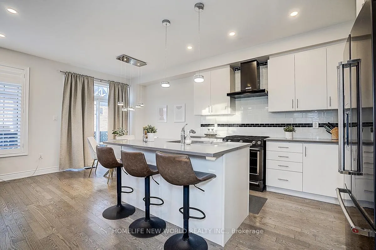 Photo 21 of 107 Beechborough Crescent, East Gwillimbury, Sharon — HOMEH