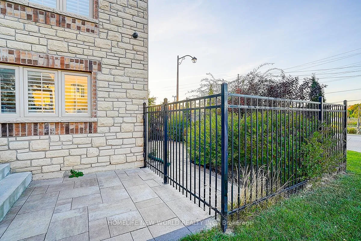 Photo 50 of 107 Beechborough Crescent, East Gwillimbury, Sharon — HOMEH
