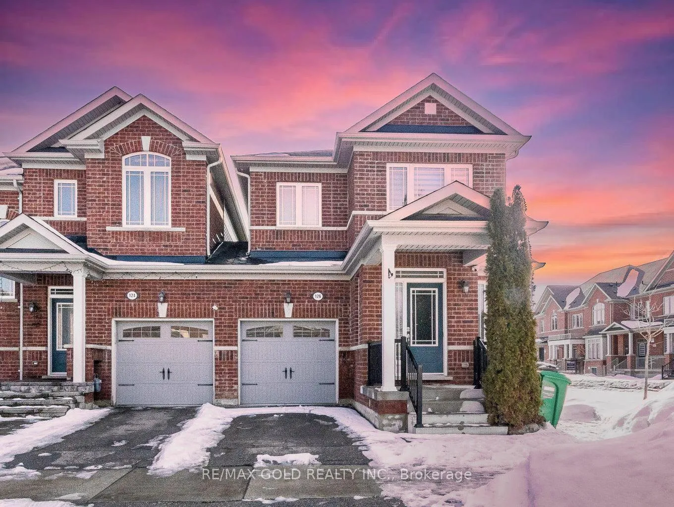 Front of 126 Kempenfelt Trail