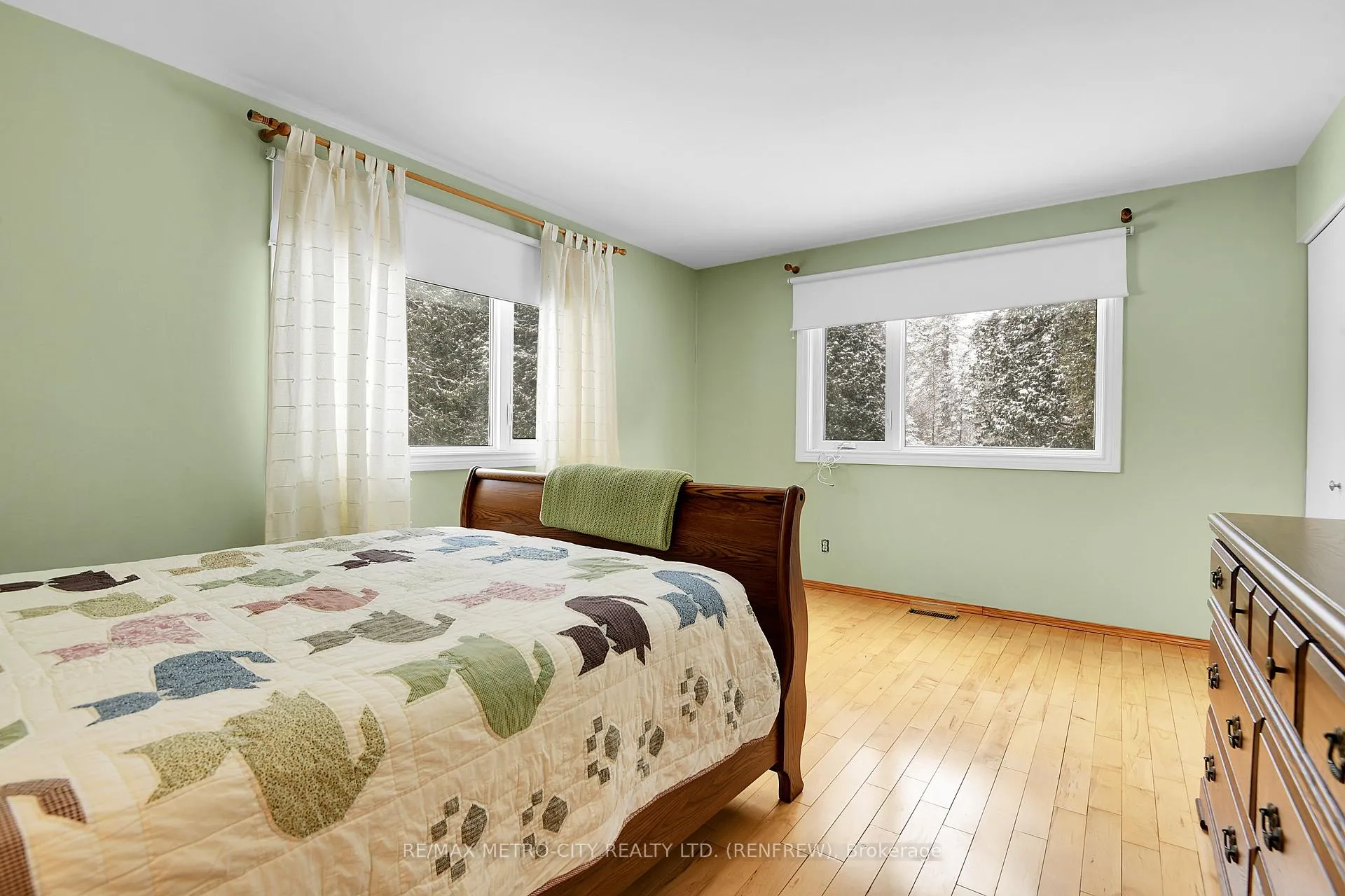 Photo 21 of 128 Burns Drive, McNab/Braeside, Mcnab/Braeside Twps — HOMEH