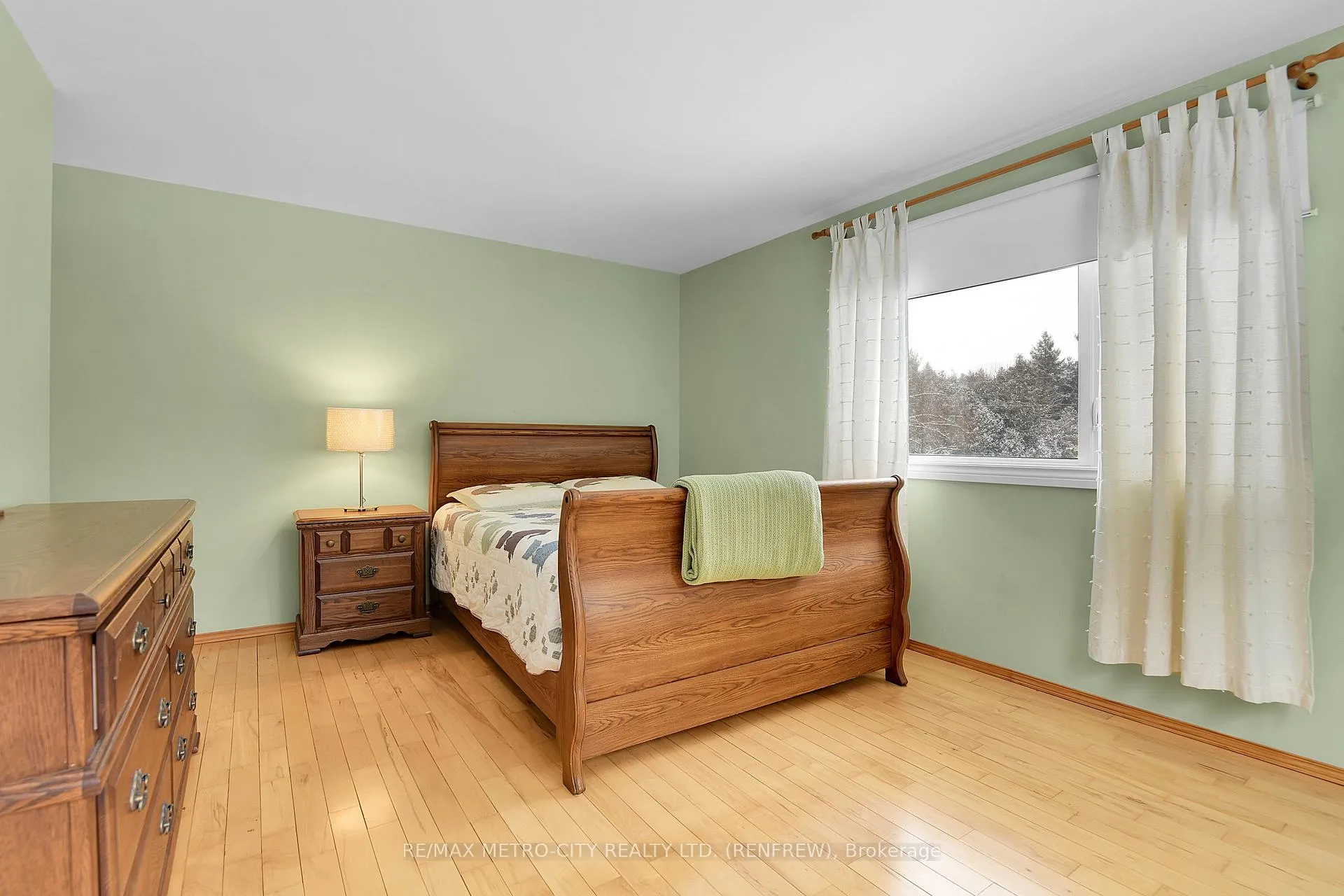 Photo 22 of 128 Burns Drive, McNab/Braeside, Mcnab/Braeside Twps — HOMEH