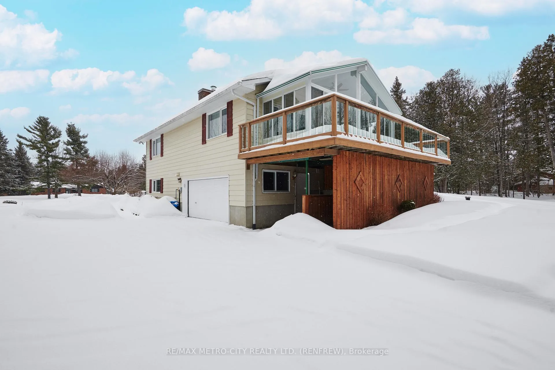 Photo 35 of 128 Burns Drive, McNab/Braeside, Mcnab/Braeside Twps — HOMEH