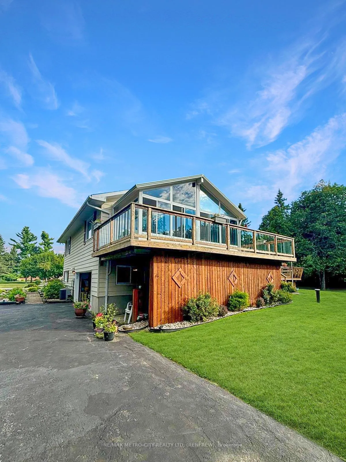 Photo 36 of 128 Burns Drive, McNab/Braeside, Mcnab/Braeside Twps — HOMEH