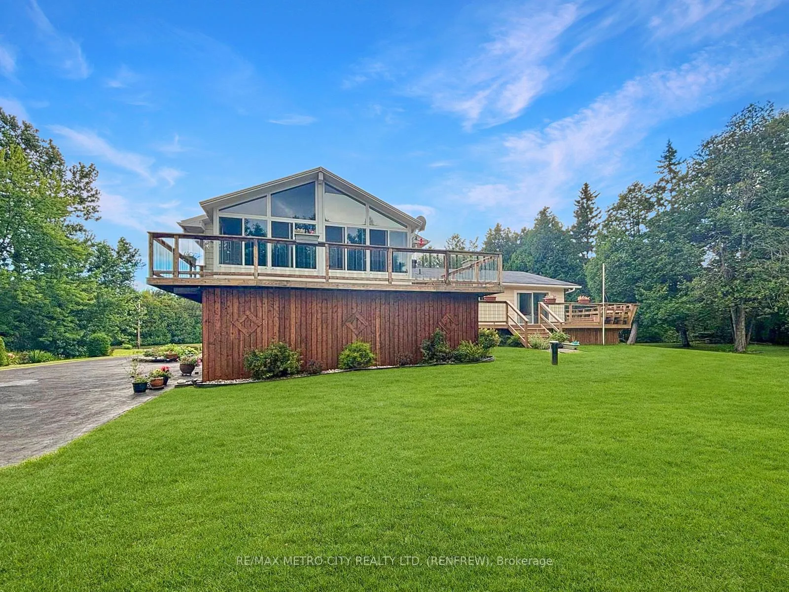 Photo 37 of 128 Burns Drive, McNab/Braeside, Mcnab/Braeside Twps — HOMEH