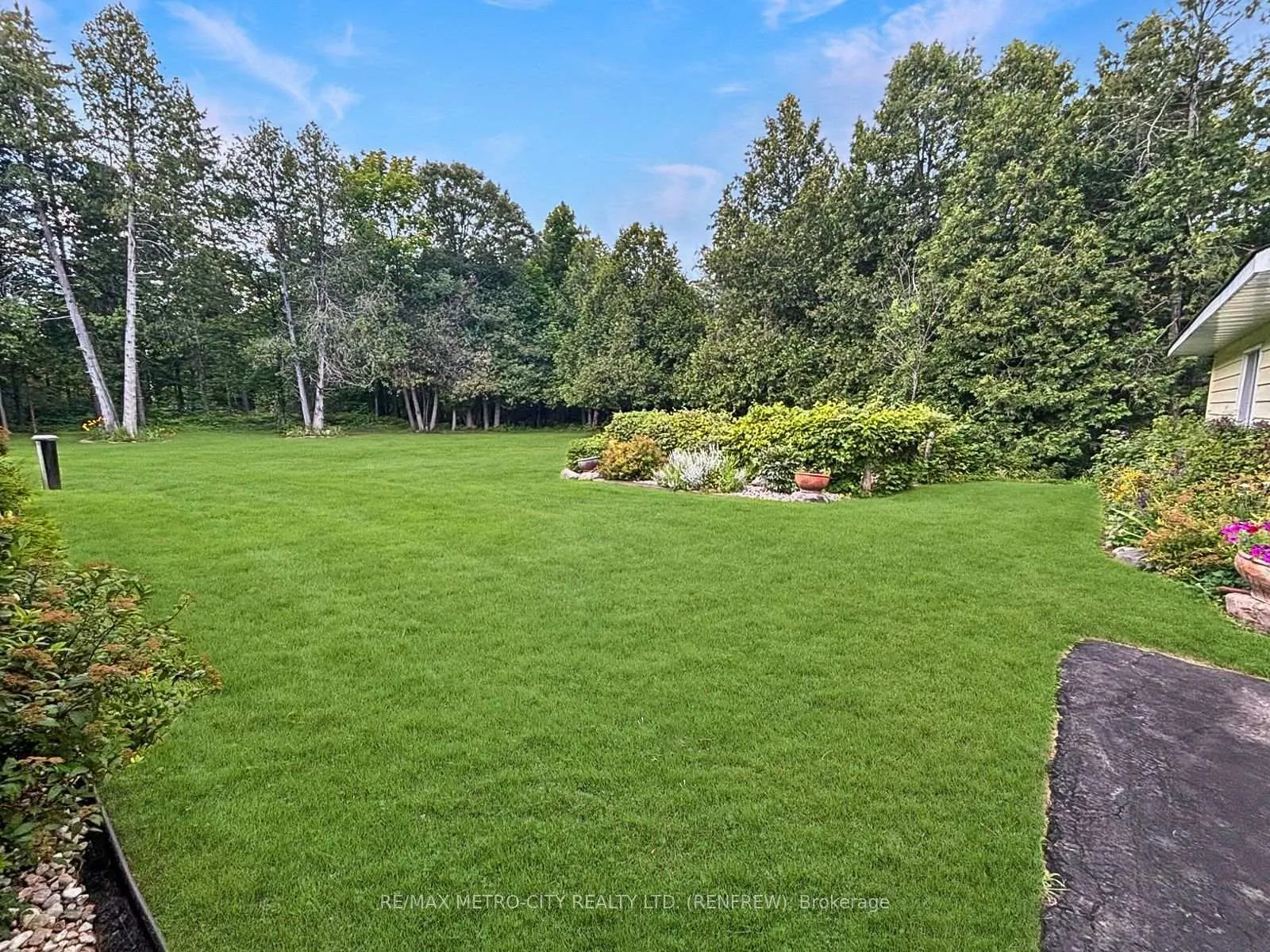 Photo 38 of 128 Burns Drive, McNab/Braeside, Mcnab/Braeside Twps — HOMEH