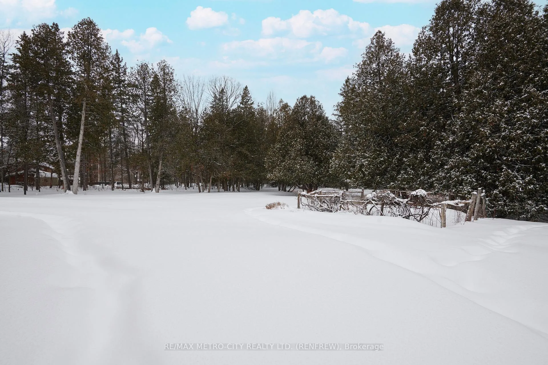 Photo 39 of 128 Burns Drive, McNab/Braeside, Mcnab/Braeside Twps — HOMEH