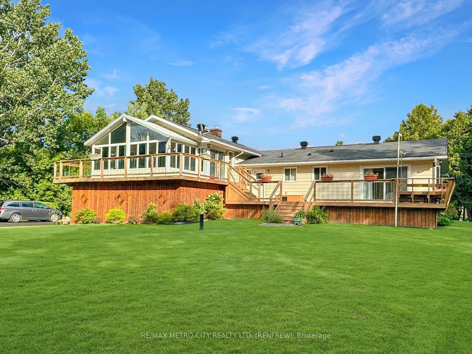 Photo 42 of 128 Burns Drive, McNab/Braeside, Mcnab/Braeside Twps — HOMEH
