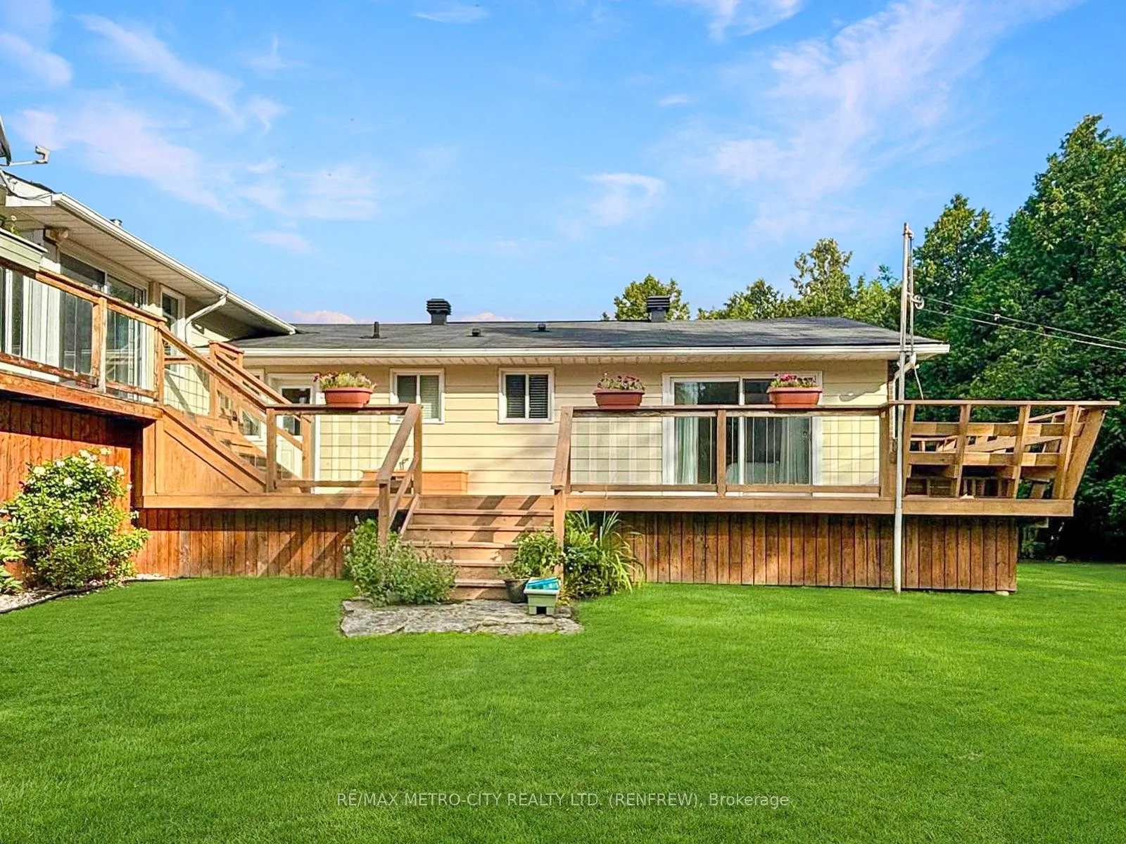 Photo 43 of 128 Burns Drive, McNab/Braeside, Mcnab/Braeside Twps — HOMEH