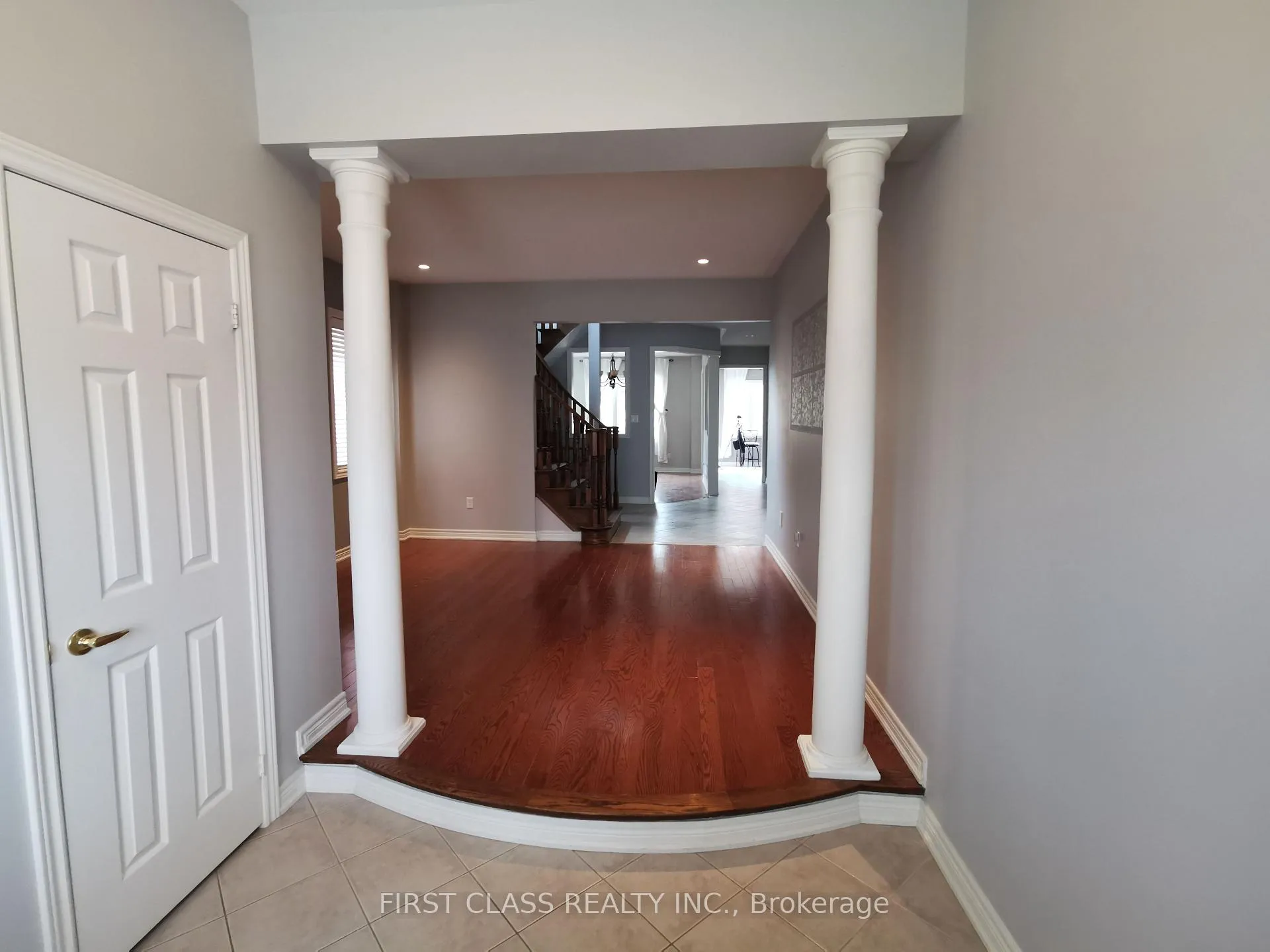 Photo 2 of 279 River Ridge Boulevard, Aurora, Bayview Northeast — HOMEH
