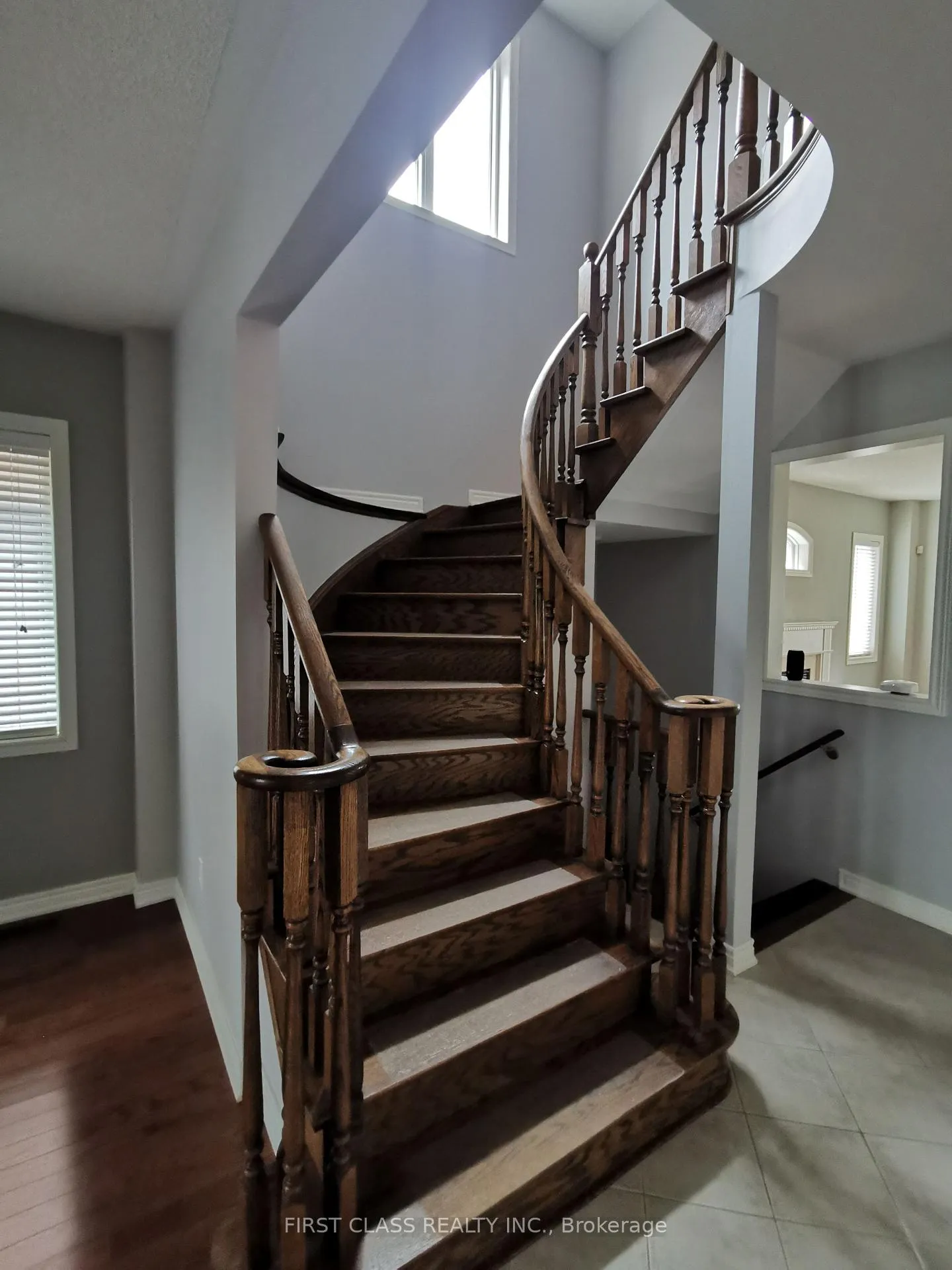 Photo 3 of 279 River Ridge Boulevard, Aurora, Bayview Northeast — HOMEH