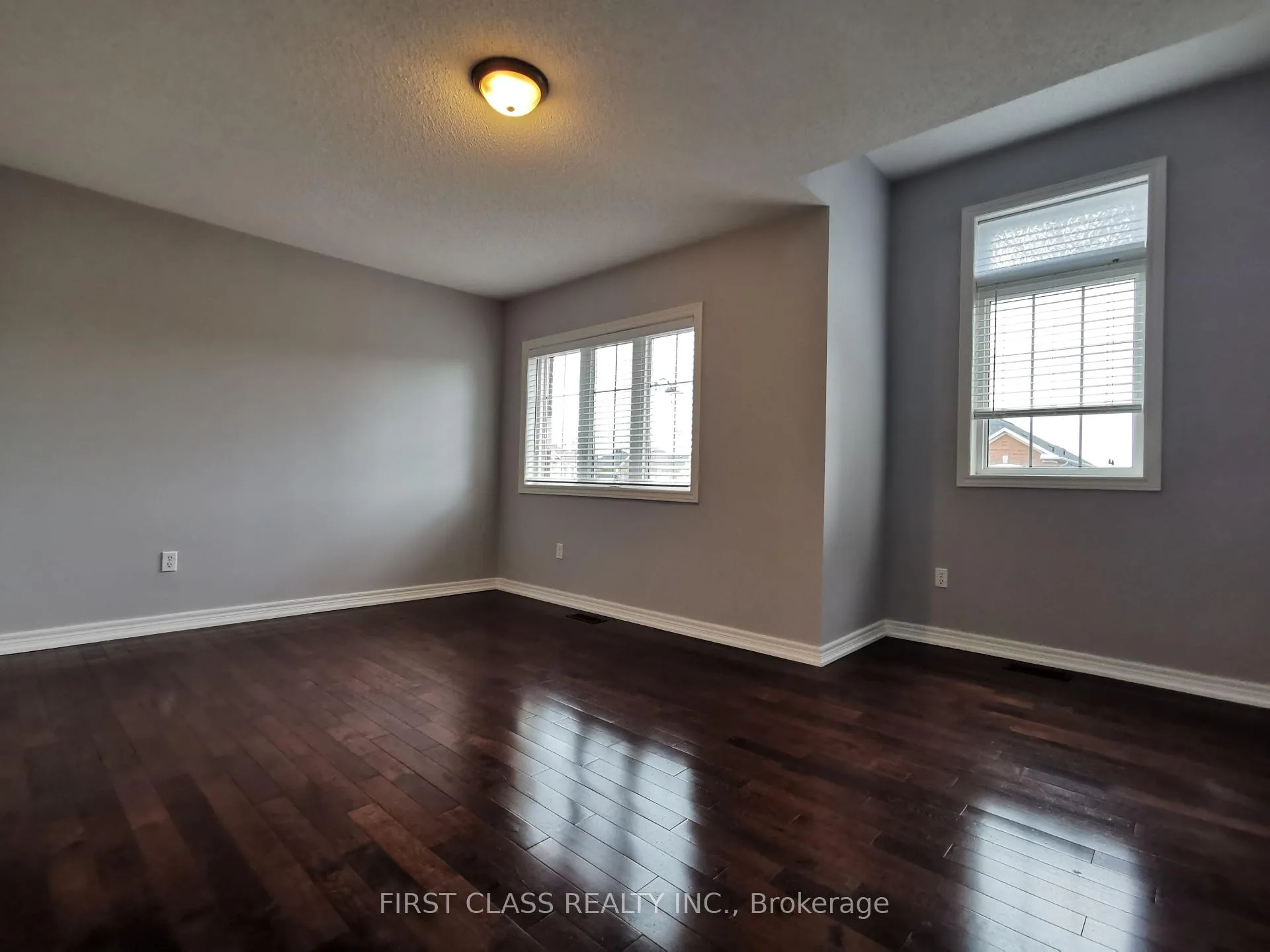 Photo 4 of 279 River Ridge Boulevard, Aurora, Bayview Northeast — HOMEH