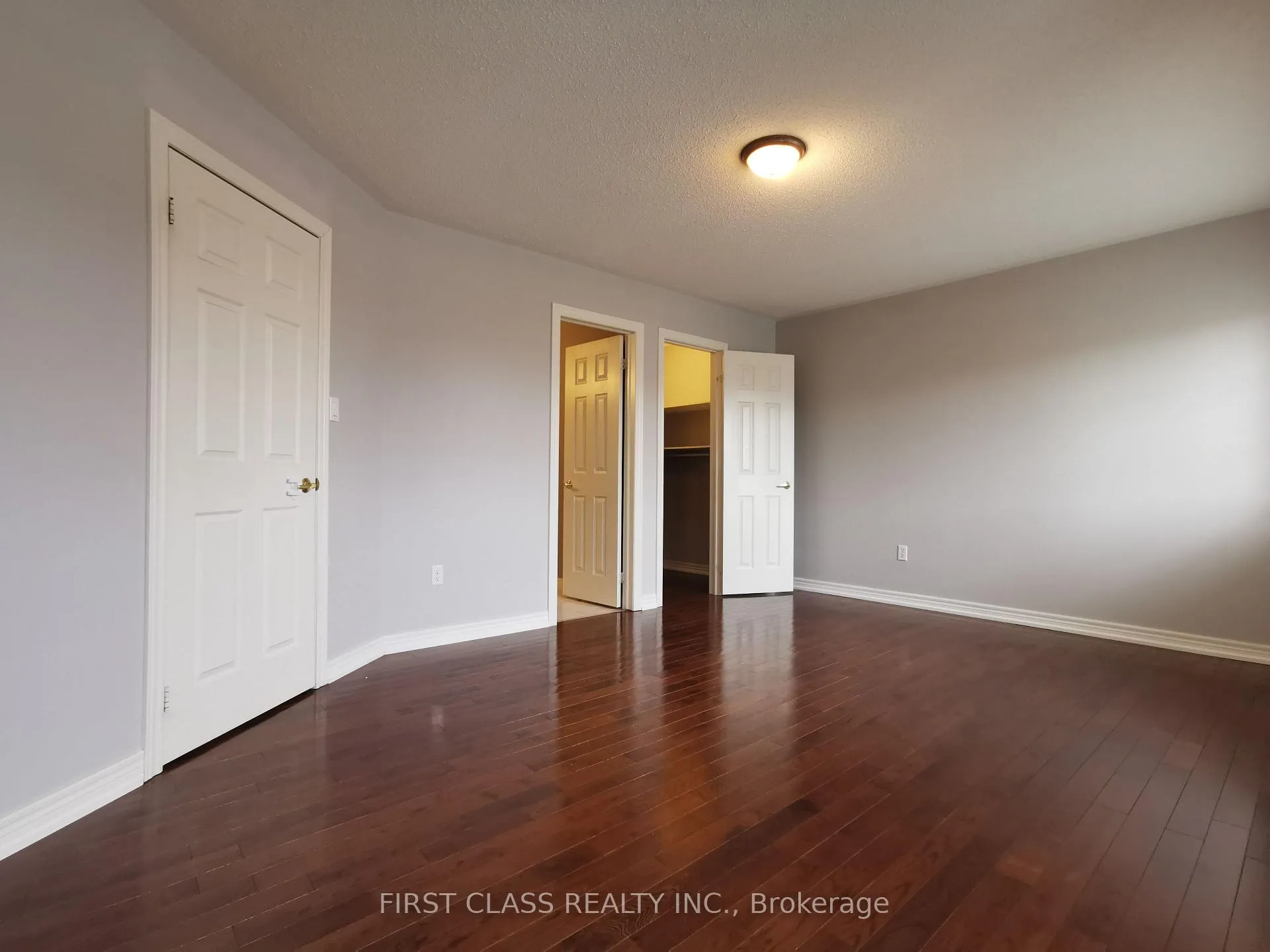 Photo 5 of 279 River Ridge Boulevard, Aurora, Bayview Northeast — HOMEH