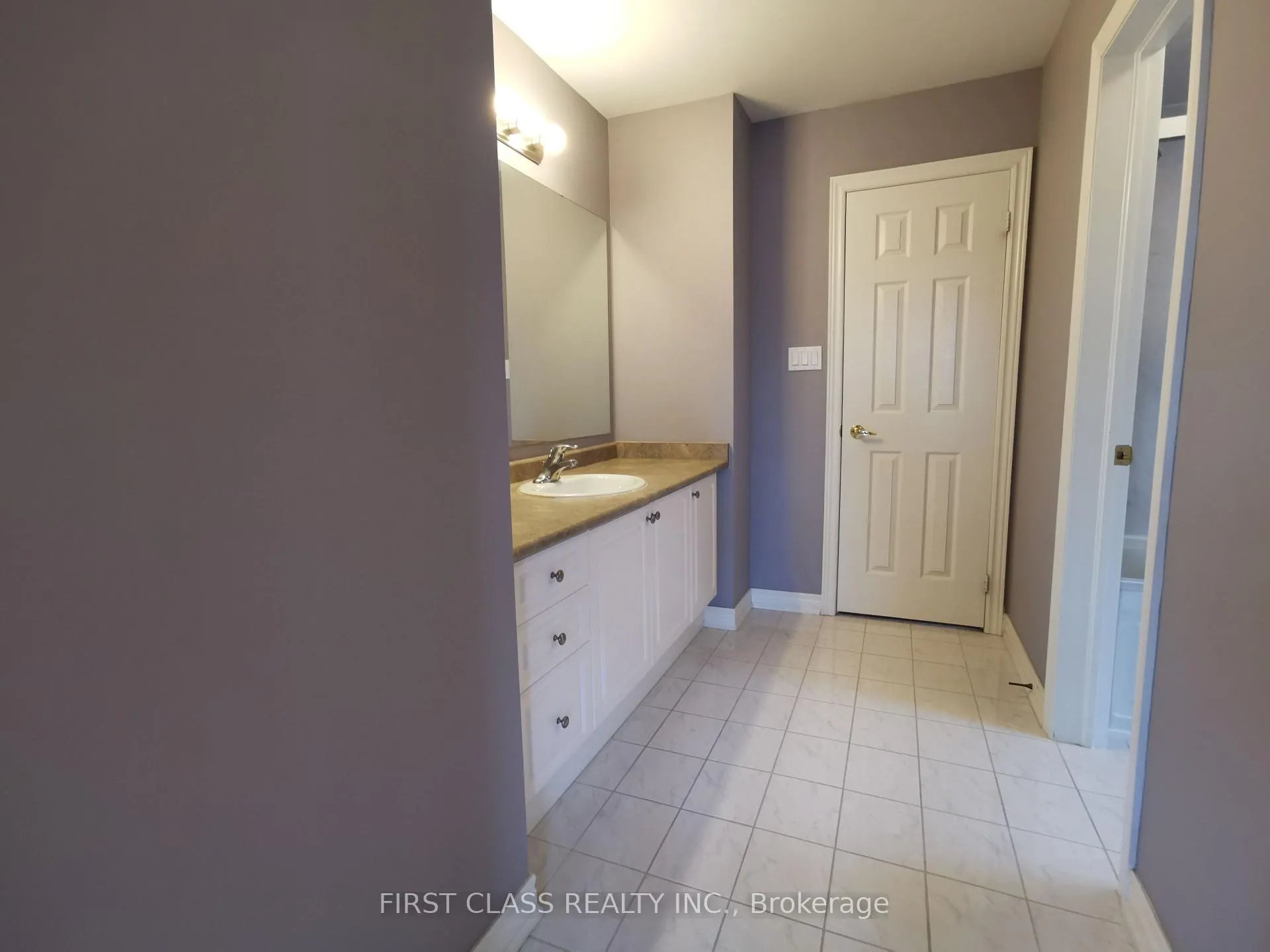 Photo 7 of 279 River Ridge Boulevard, Aurora, Bayview Northeast — HOMEH