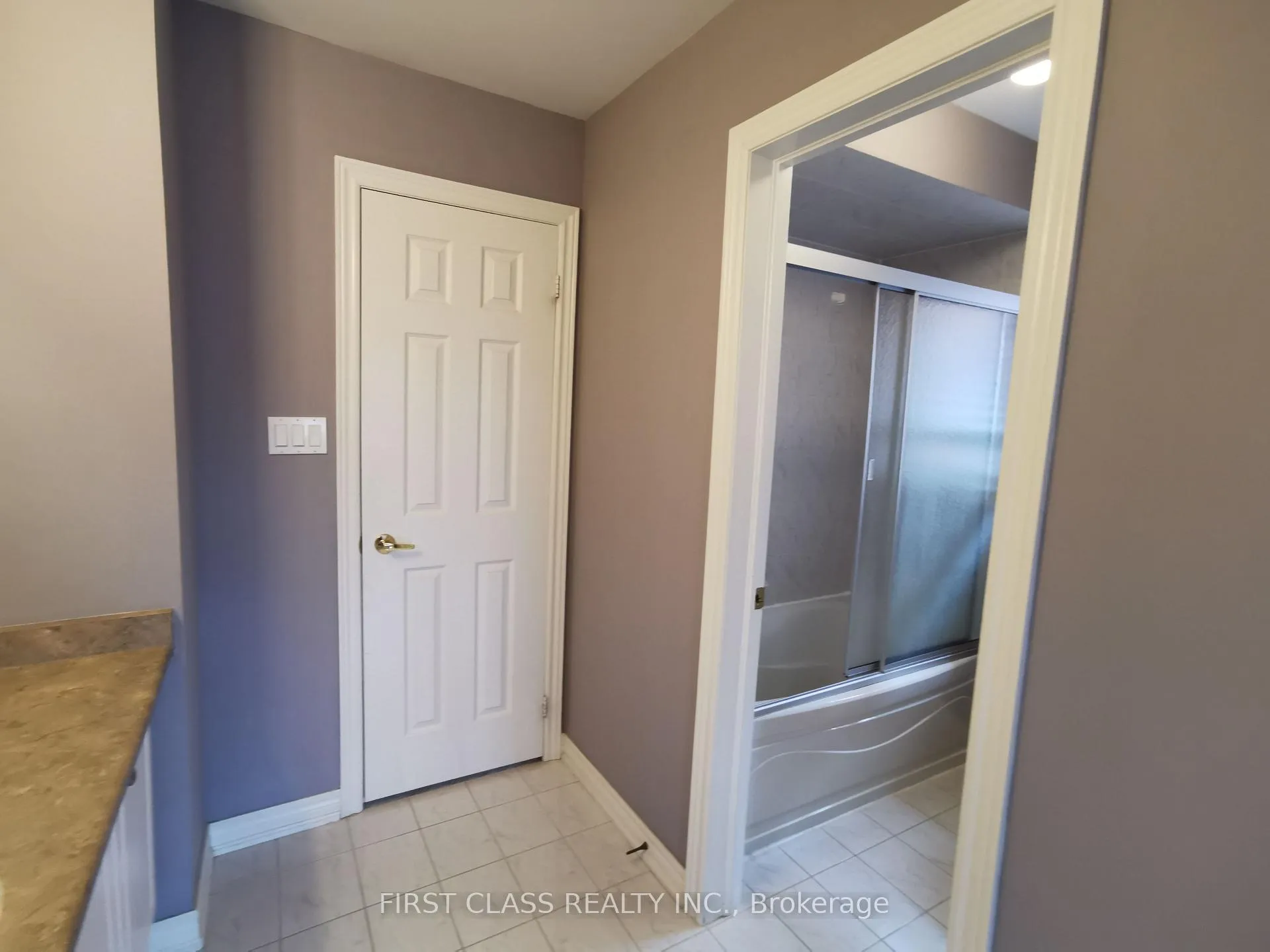Photo 8 of 279 River Ridge Boulevard, Aurora, Bayview Northeast — HOMEH