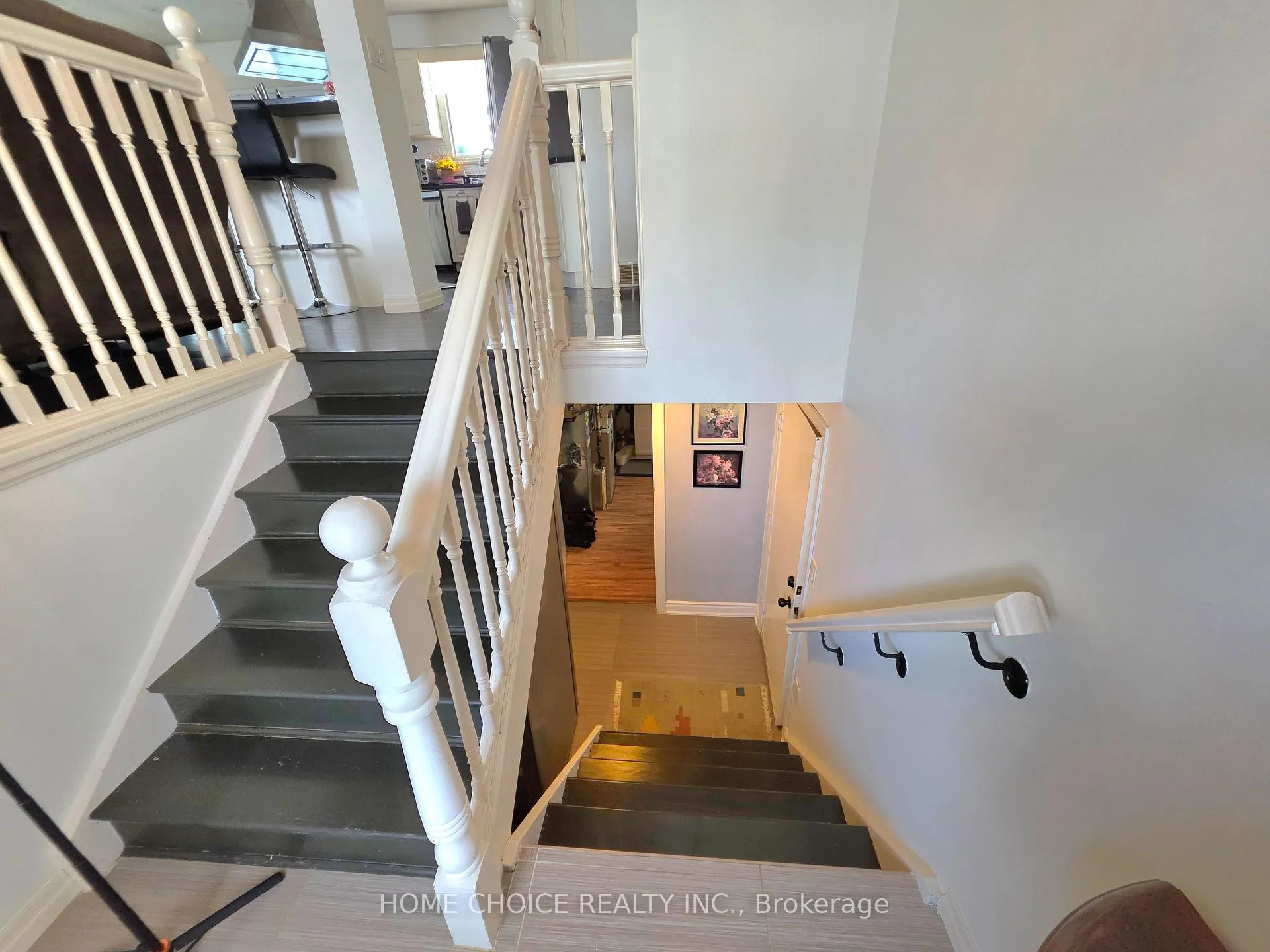 Photo 5 of 637 Pineridge Road, Waterloo — HOMEH