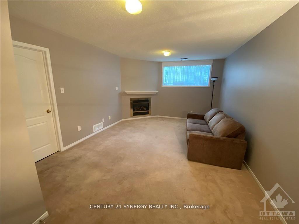 Photo 11 of 11 Landover Crescent, Ottawa, Kanata - Emerald Meadows/Trailwest — HOMEH