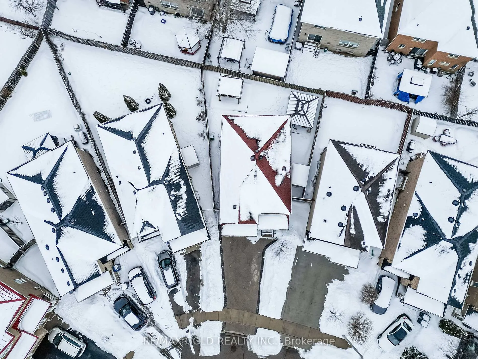 Photo 3 of 11 Allangrove Drive, Brampton, Fletcher's Meadow — HOMEH