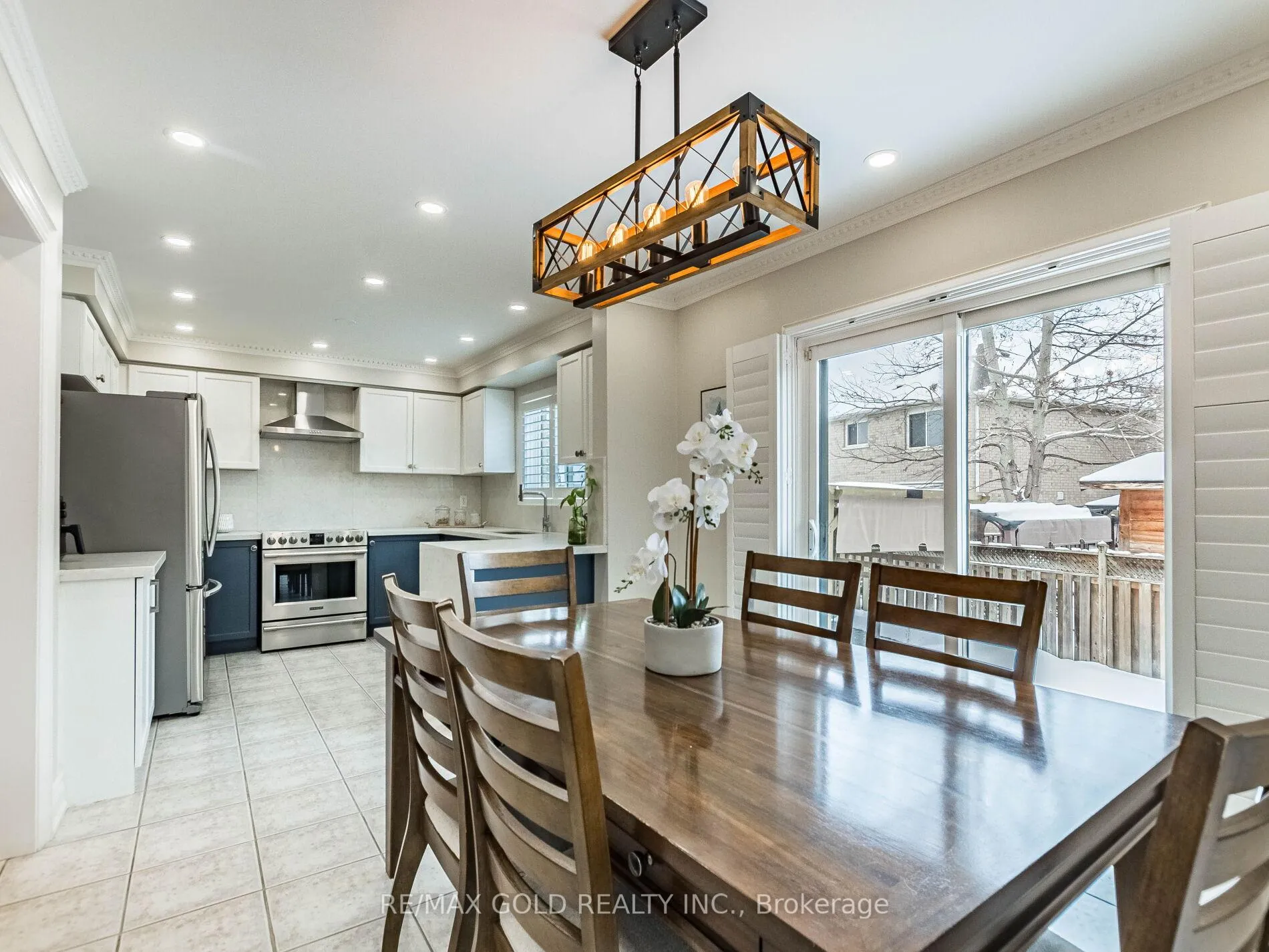 Photo 9 of 11 Allangrove Drive, Brampton, Fletcher's Meadow — HOMEH