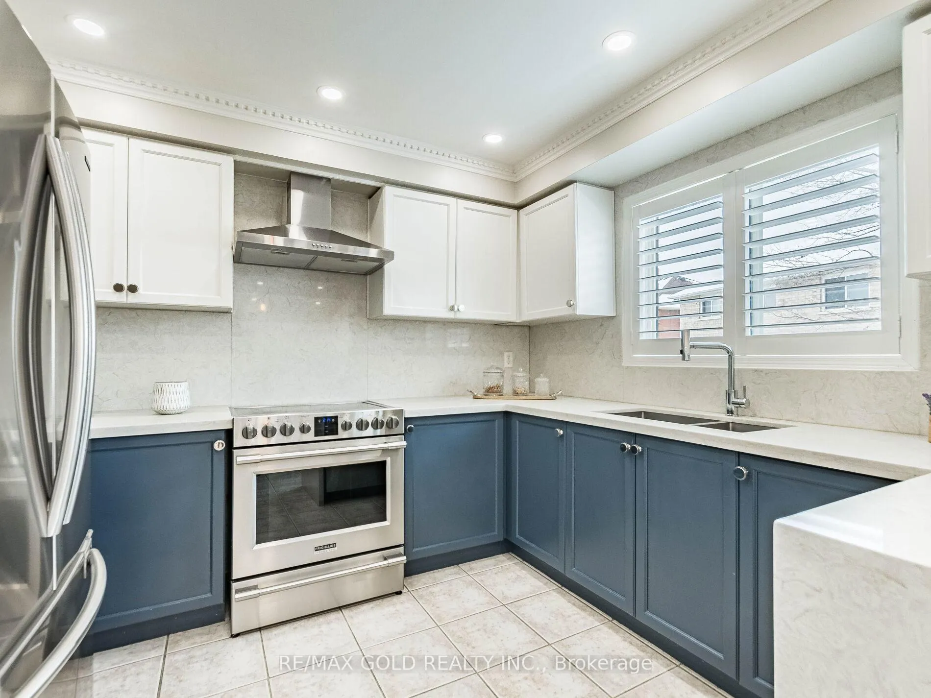 Photo 12 of 11 Allangrove Drive, Brampton, Fletcher's Meadow — HOMEH