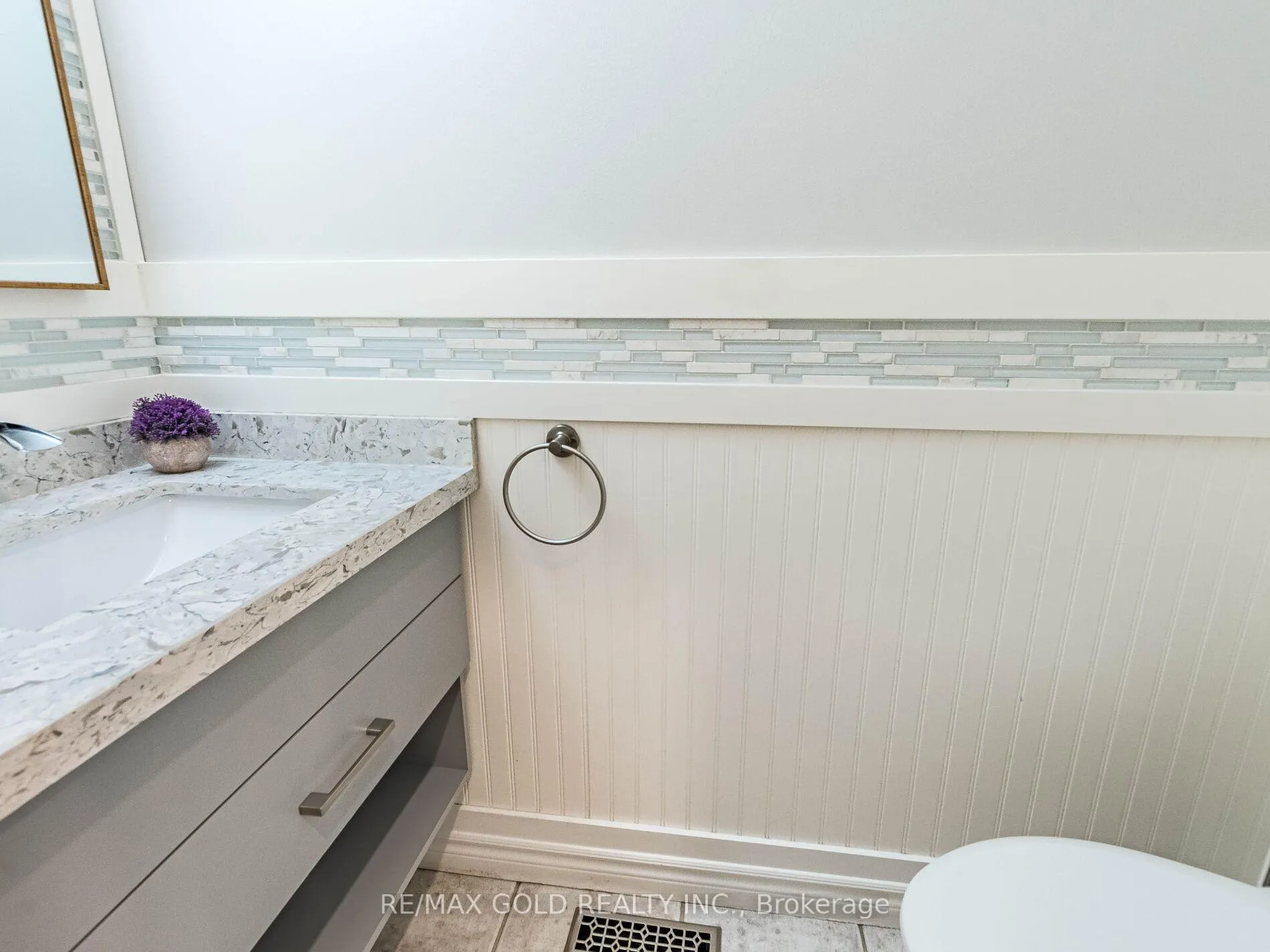 Photo 17 of 11 Allangrove Drive, Brampton, Fletcher's Meadow — HOMEH
