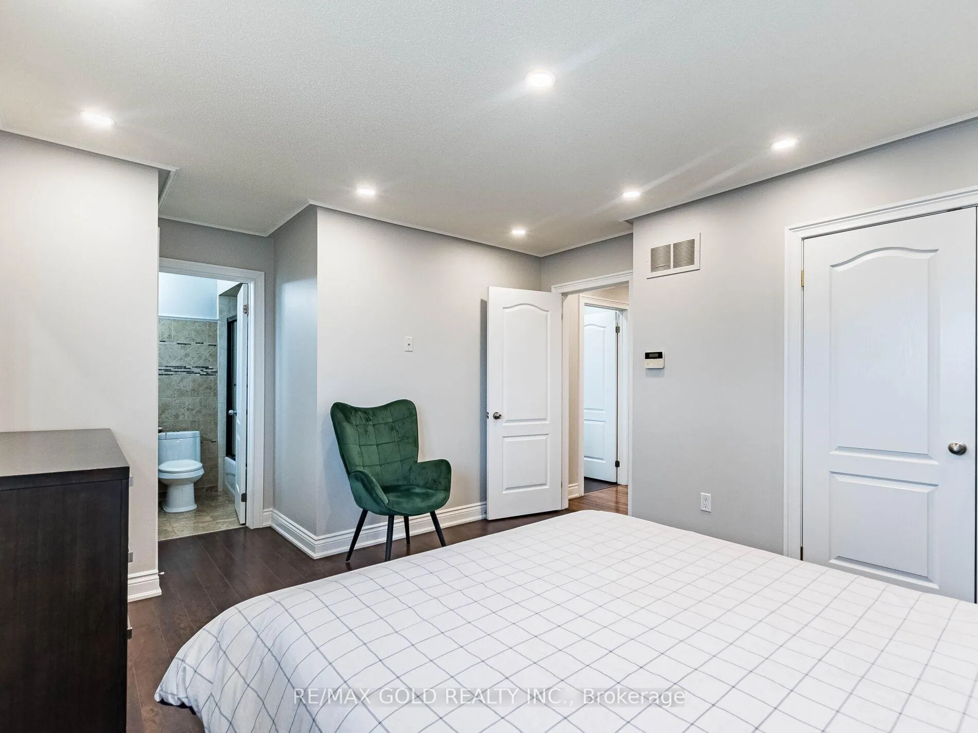 Photo 21 of 11 Allangrove Drive, Brampton, Fletcher's Meadow — HOMEH