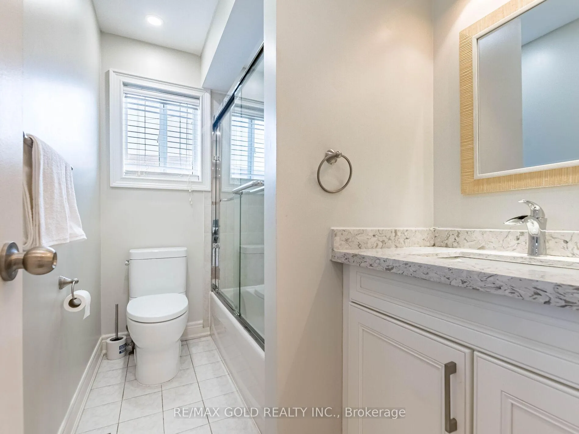 Photo 25 of 11 Allangrove Drive, Brampton, Fletcher's Meadow — HOMEH