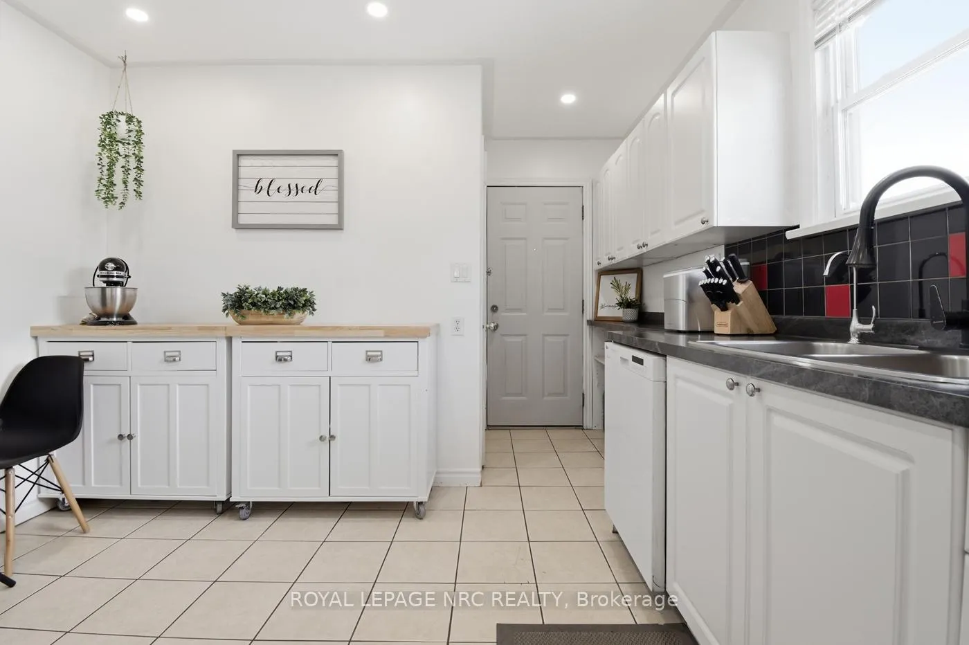 Photo 9 of 65 St George Street, St. Catharines, Facer — HOMEH