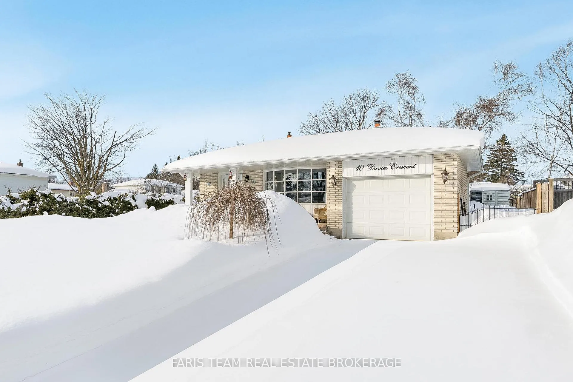 Photo 1 of 10 Davies Crescent, Barrie, Grove East — HOMEH